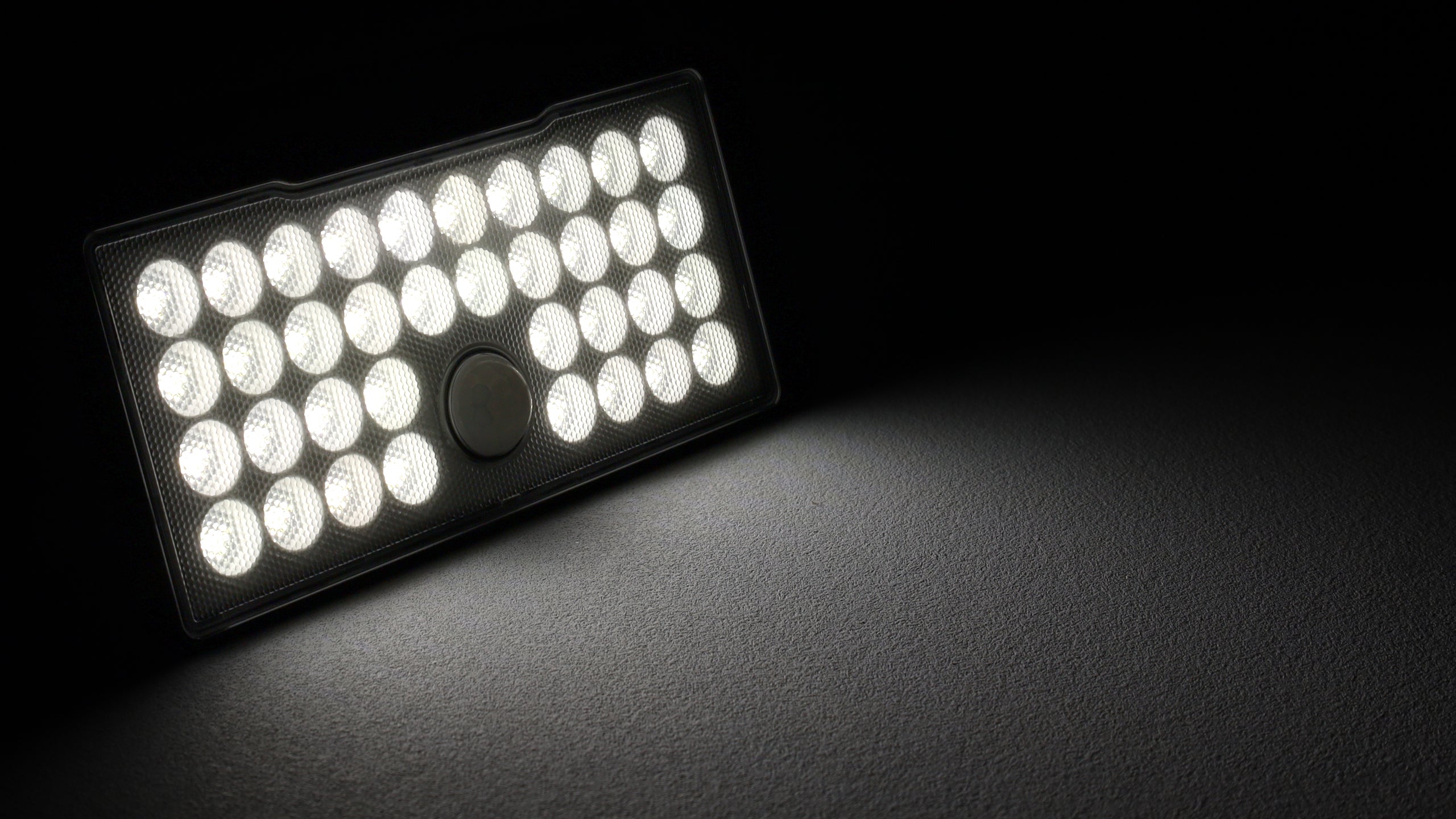 Соларен LED прожектор Croma | PIR сензор | 2.6W | IP65