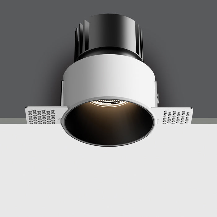 Черен COB 6,5W CCT (регулируем цвят на светлината) 700mA IP54 Безрамков Dark-Light (задълбочен оптичен конус)