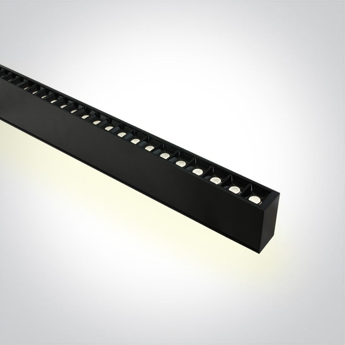 Черен 48pcs Спот 40W 34d UGR17 + UPLIGHT 20W 120d CW (студено бяло) 1300 мм 230V Dark-Light (задълбочен оптичен конус)