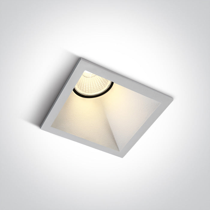 Бял 8W WW (топло бяло) IP20 ASYMMETRIC 230V Dark-Light (задълбочен оптичен конус)