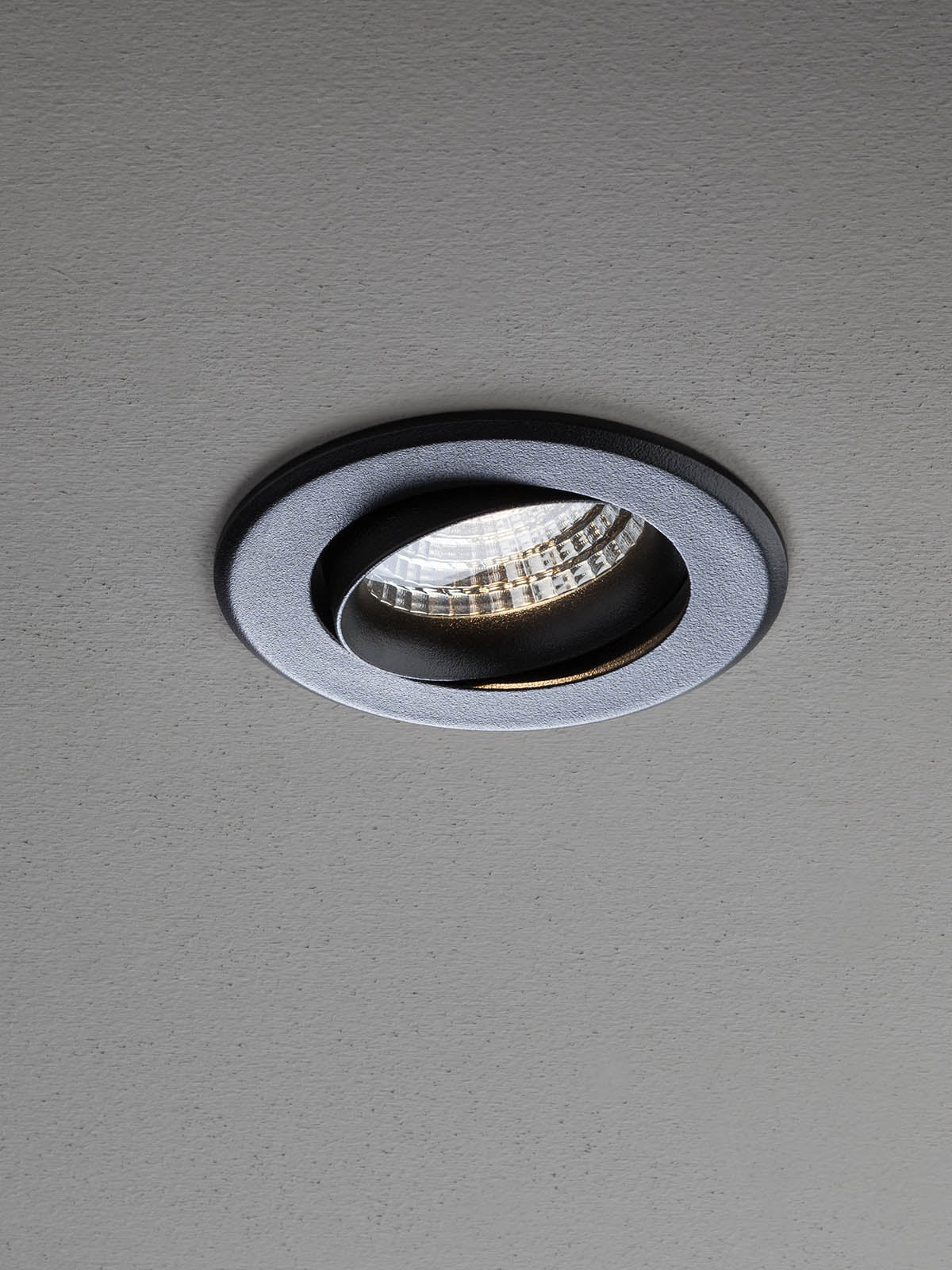 Захранване MT 145 LED черен MBK 9W WW 3000K
