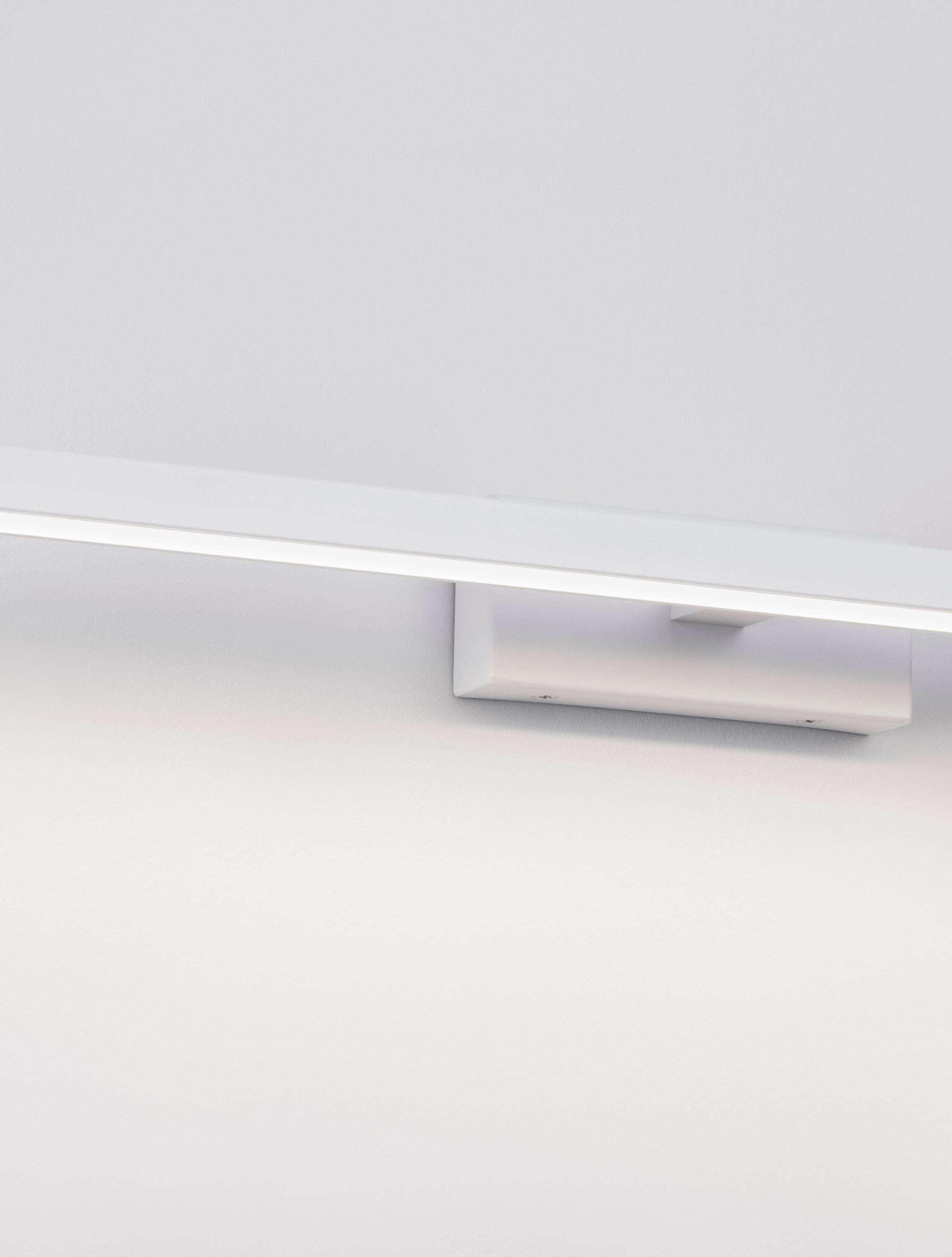 Висяща лампа FLAT 18W LED, мат бял алуминий и акрил IP44