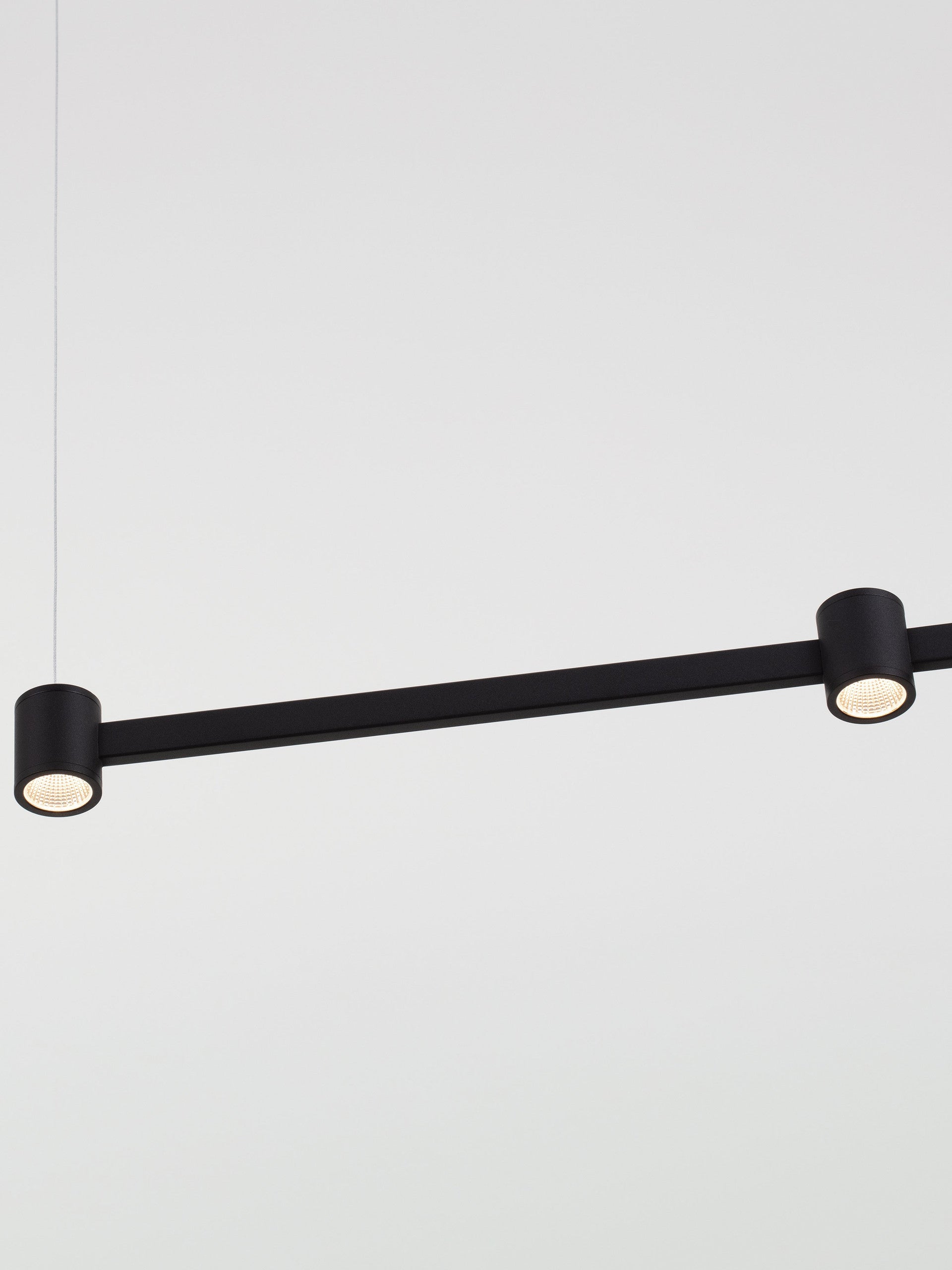 Висящо осветително тяло (пендел) PUIZE LED 21W 220-240V Пясъчно черен алуминий L80 W6 H140см