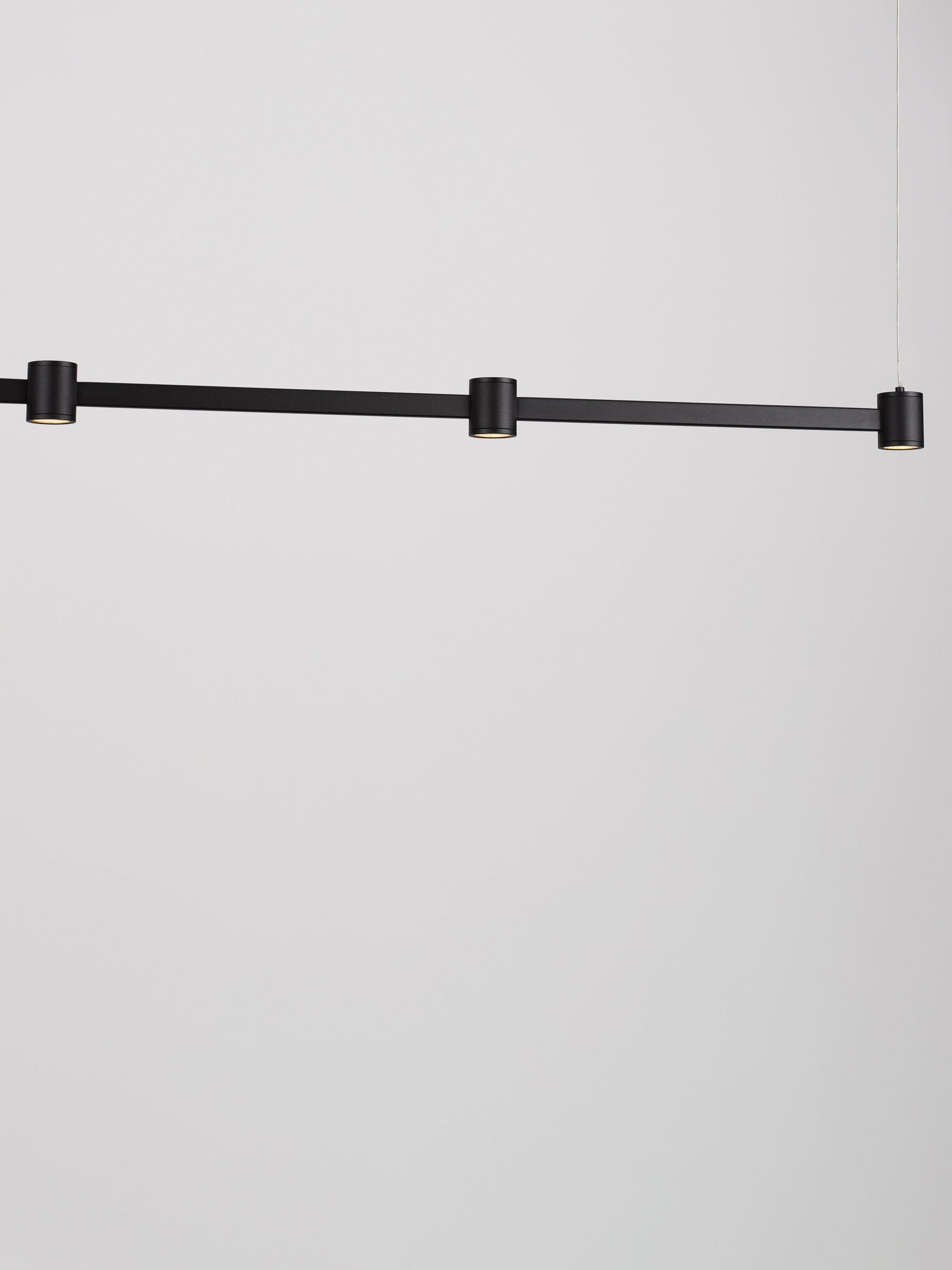 Висящо осветително тяло (пендел) PUIZE LED 30W 220-240V Пясъчно черен алуминий L156 W6 H140см