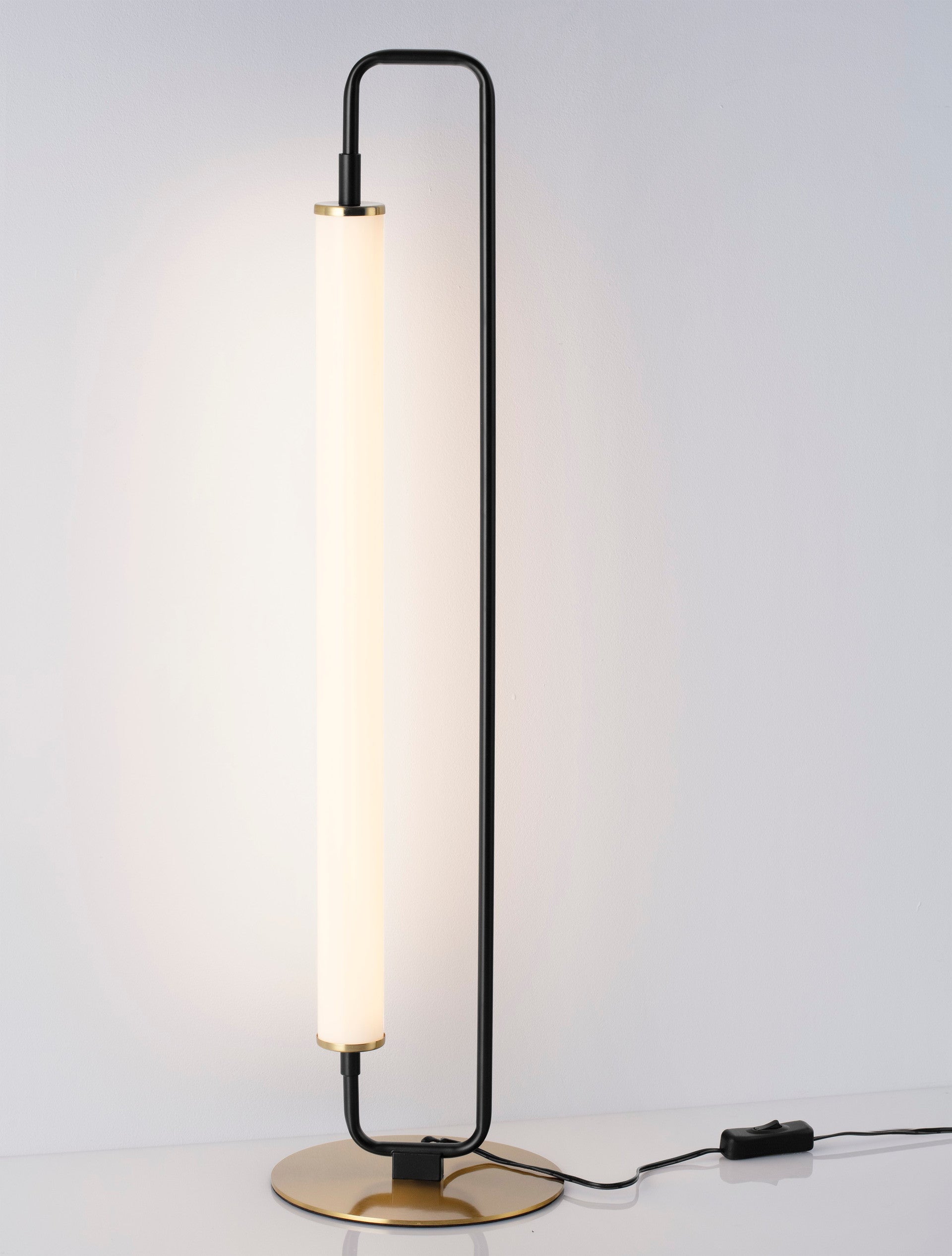 Висящо осветително тяло (пендел) WETRO LED 20W Матово черен и златист метал и акрил ⌀18 H68см
