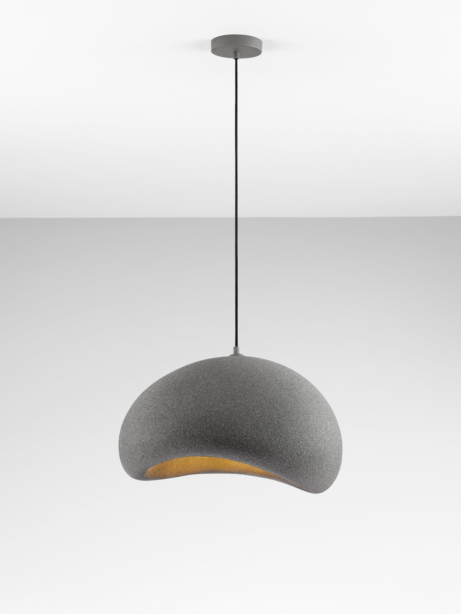 Висяща лампа AERE 12W LED E27 пясъчносив полиуретан и смола Д50 Ш40 В250см