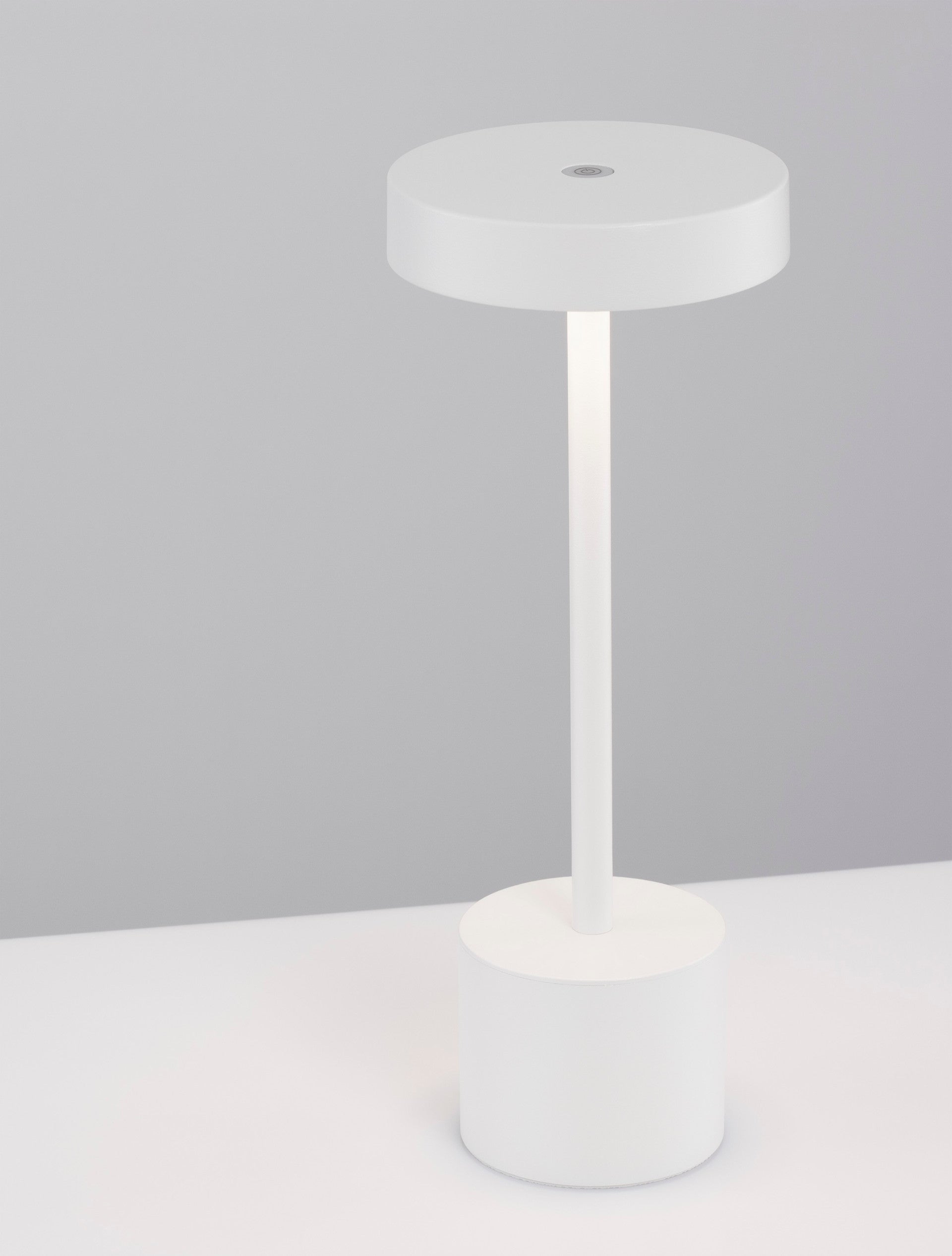 Външна настолна лампа FUMO 2W Пясъчно бял алуминий и акрил IP54
