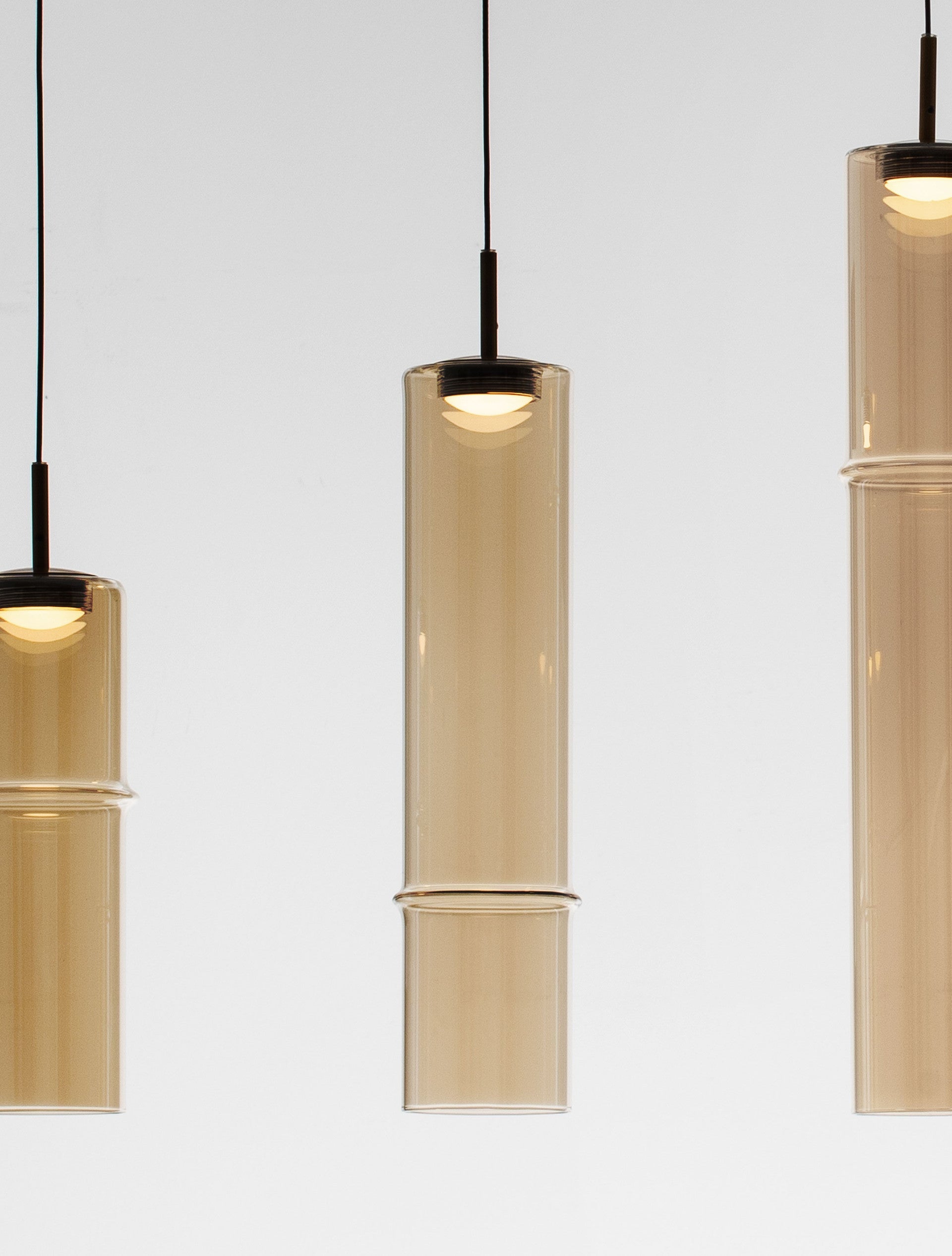 Подова лампа SANO 18W LED димируема, златен метал, конячно стъкло