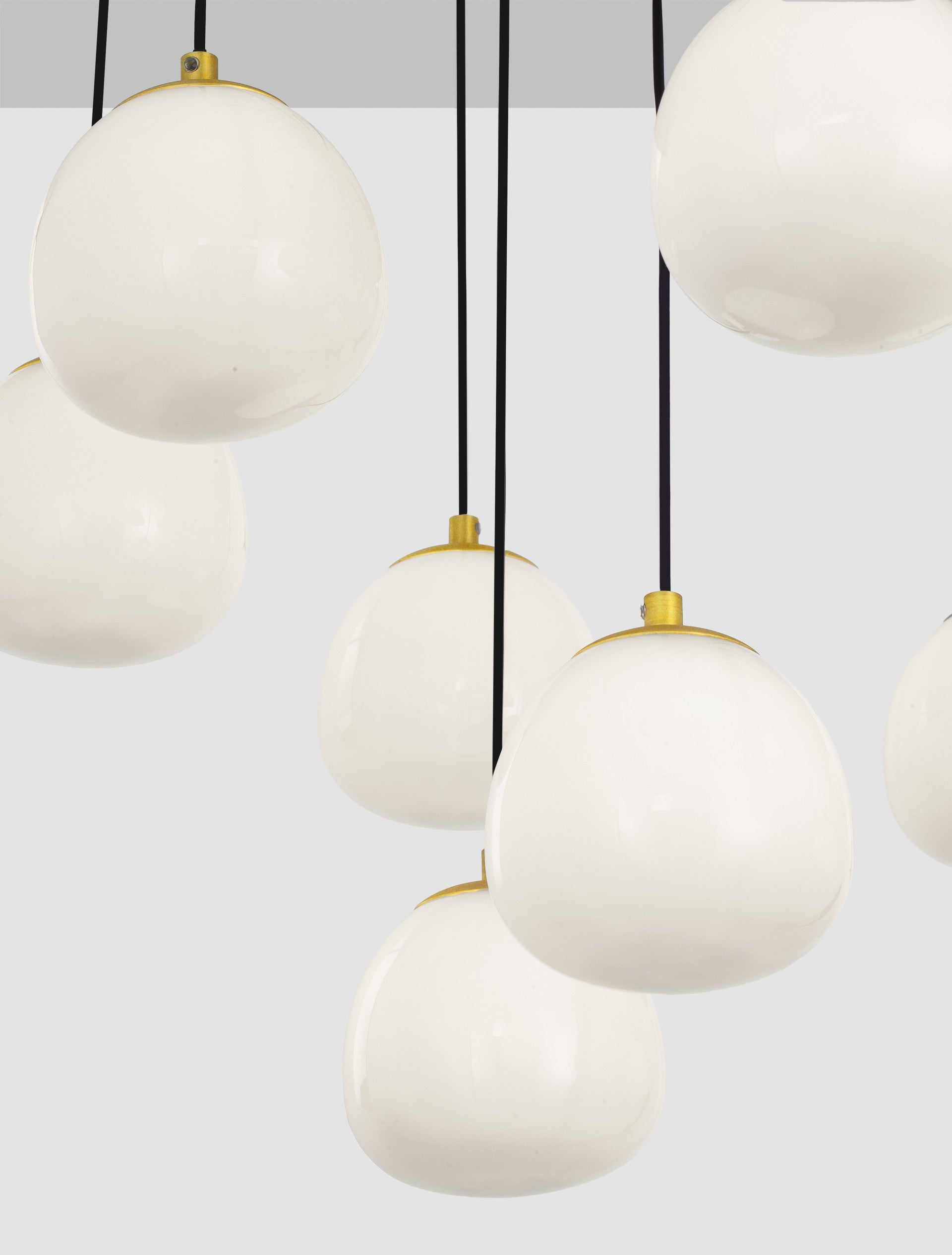 Висящо осветително тяло (пендел) THE EGG 60W LED G9 Злато и матово черно метал, опалово стъкло ⌀75 H70см Регулируема височина