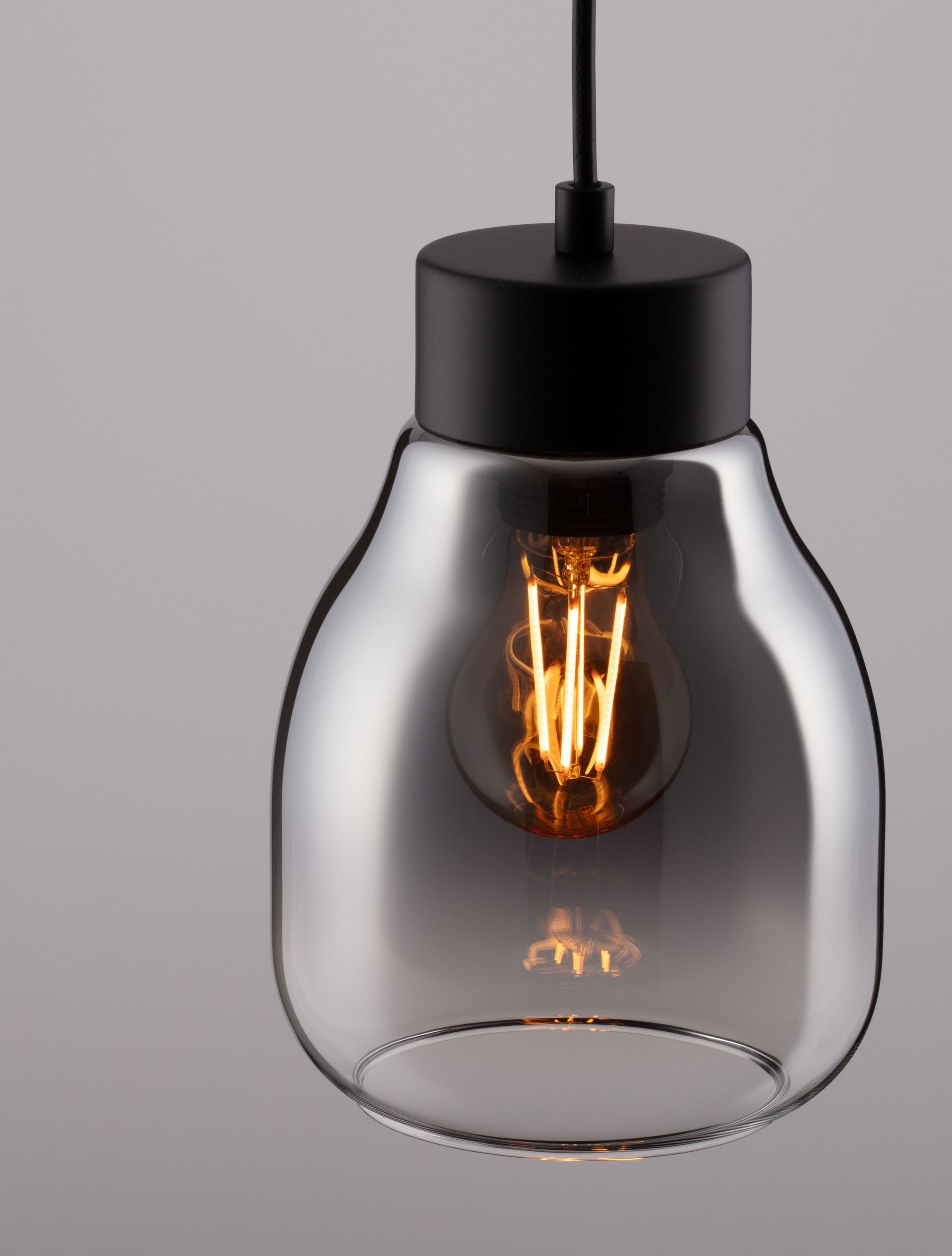 Висящо осветително тяло (пендел) BLACU 12W LED Черен метал Градиентно опушено стъкло ⌀15 H120см