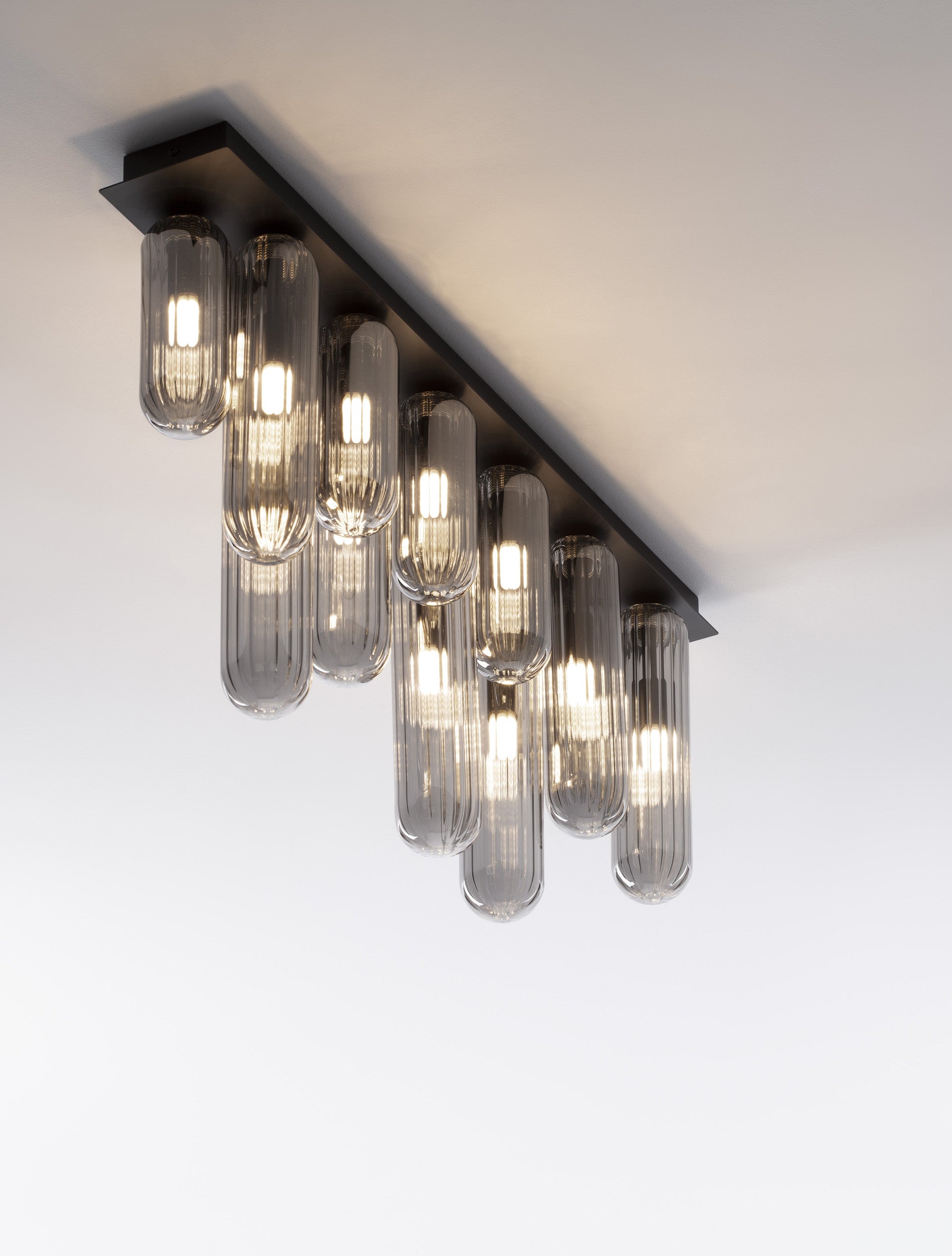Висящо осветително тяло (пендел) GUSTAVE 60W LED G9 Матово черен, светло опушено стъкло L72