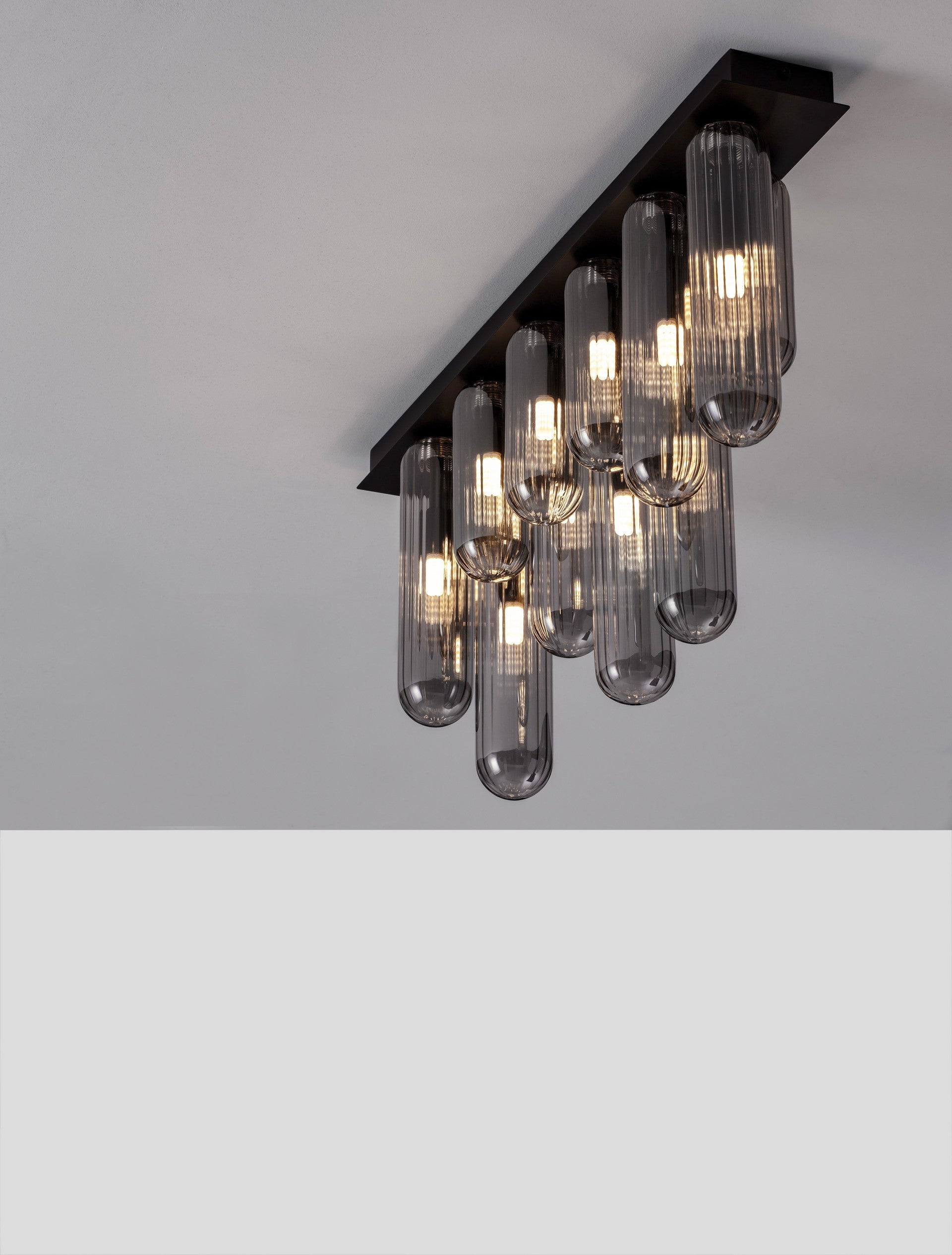 Висящо осветително тяло (пендел) GUSTAVE 60W LED G9 Матово черен, светло опушено стъкло L72