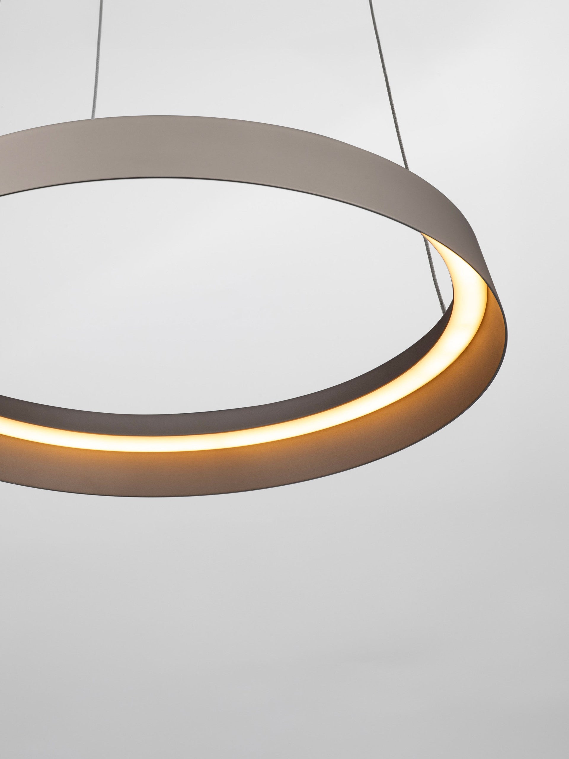 Висящо осветително тяло (пендел) ORMI 38W LED Шампанско кафяв алуминий и акрил ⌀45 H150см