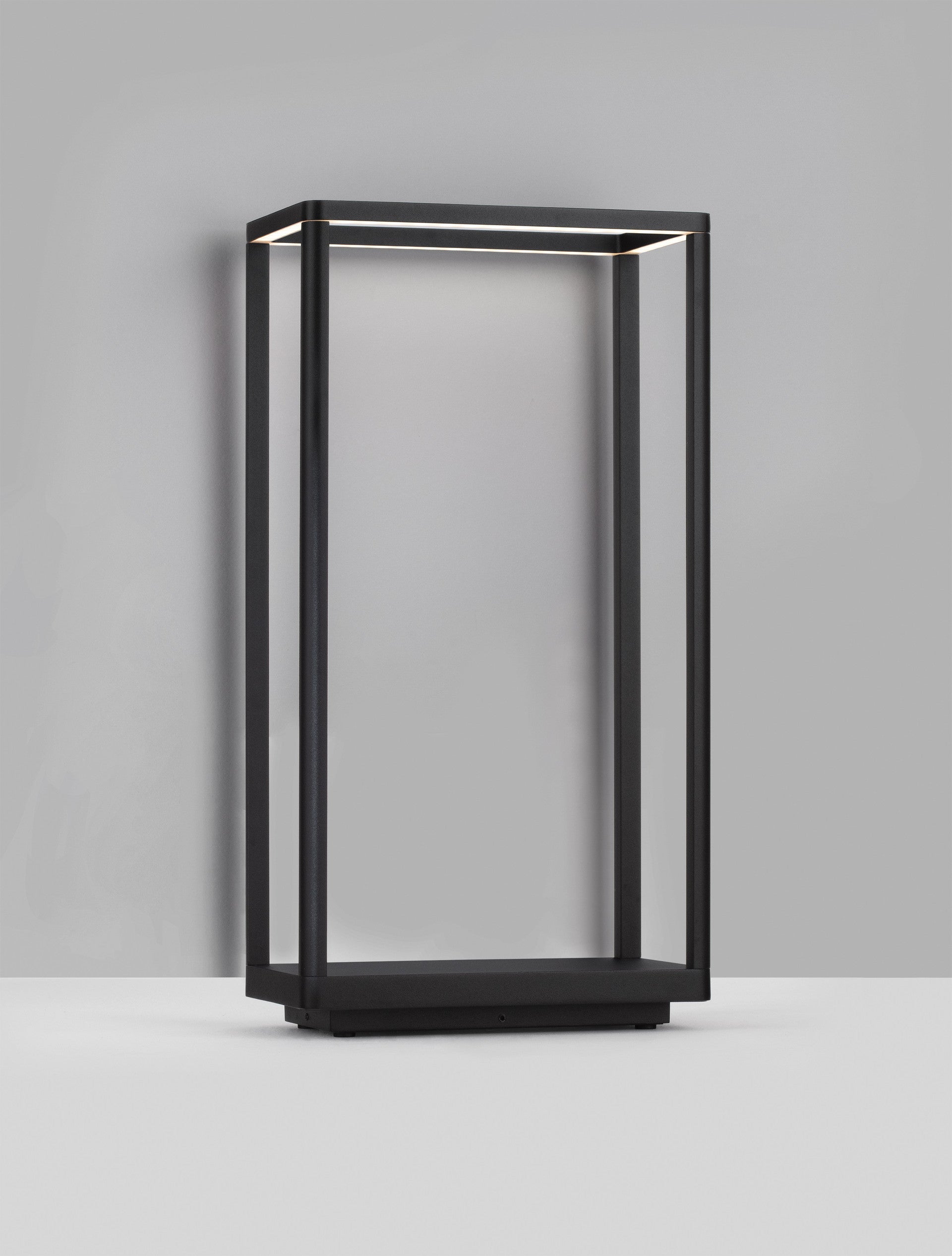 Външен аплик AKMI LED 9W Тъмен антрацит алуминий и матиран поликарбонат L15 W12.5 H50см IP65