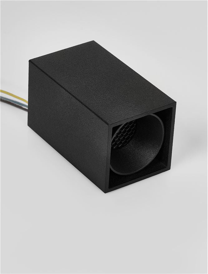 Аксесоар DATUM 5W 3000K Текстура Пясъчно черен