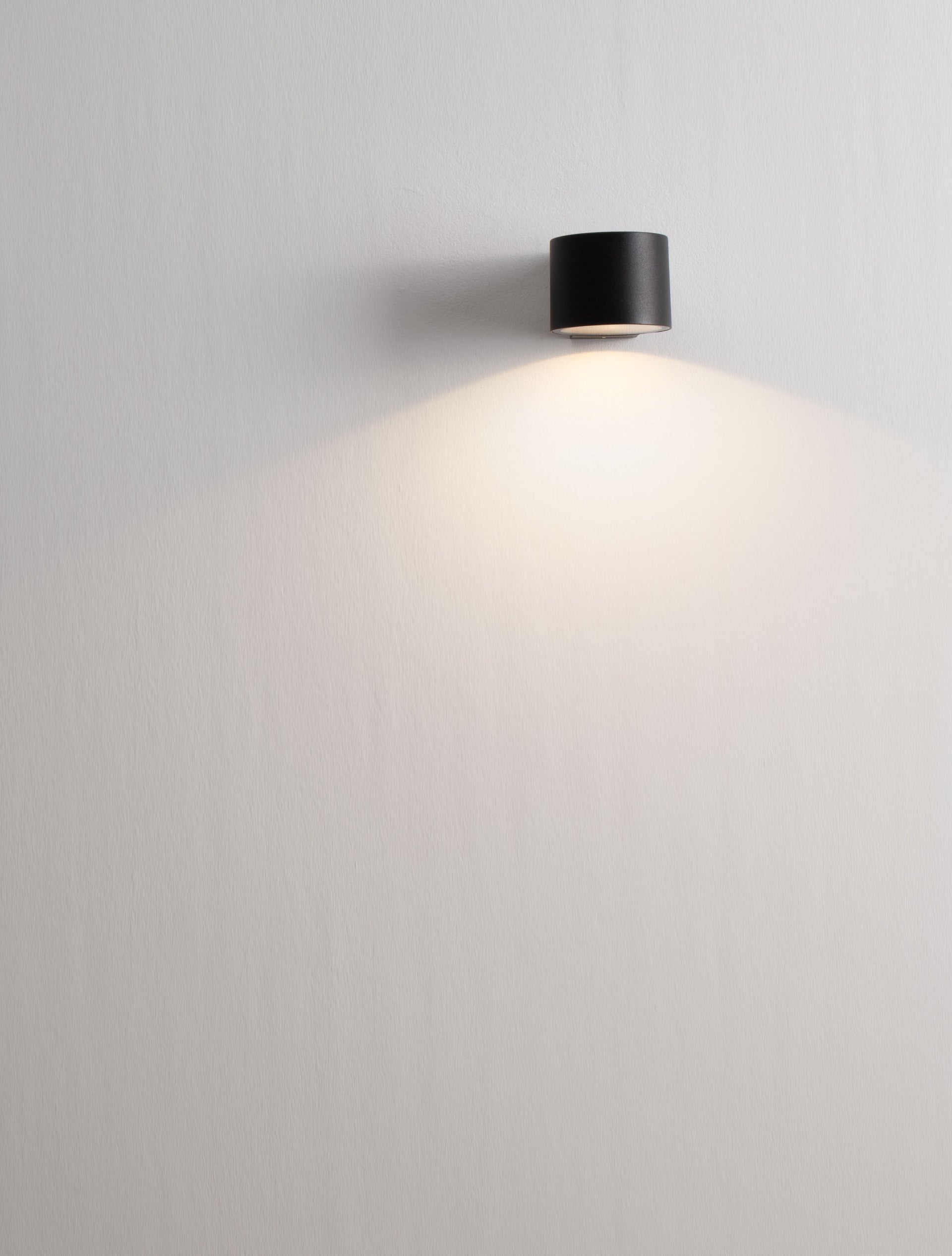 Външен аплик BETA 8W LED Пясъчно черен алуминий и стъкло IP54 3000K