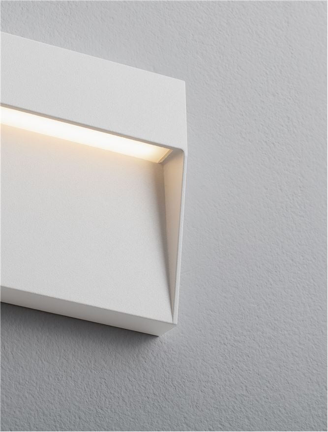 Външен аплик TOBY 3W LED Пясъчно бял алуминий и поликарбонат IP54 L10.5 W2.2 H10.5см