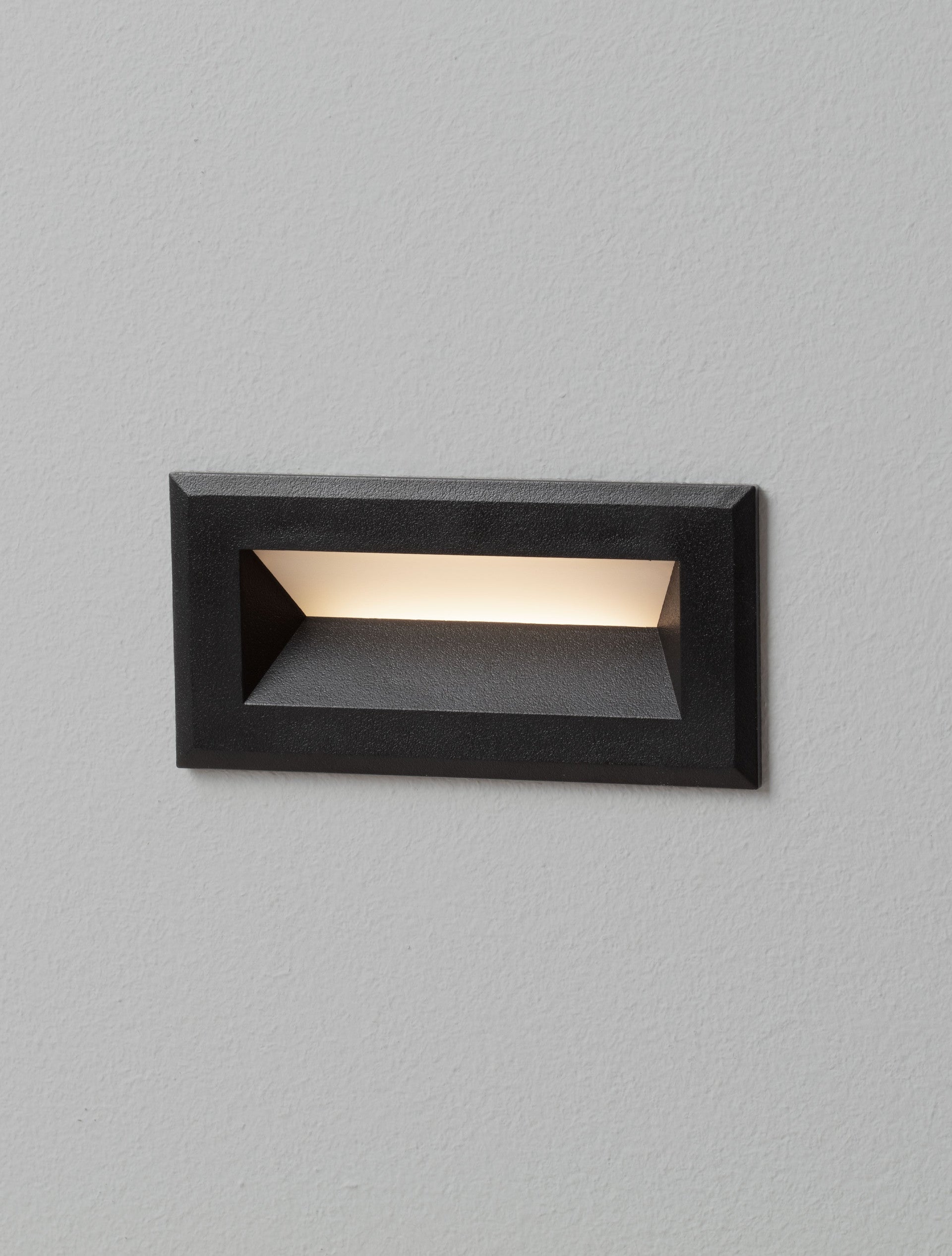 Външен аплик VIVION 1W Пясъчно черен акрил IP65