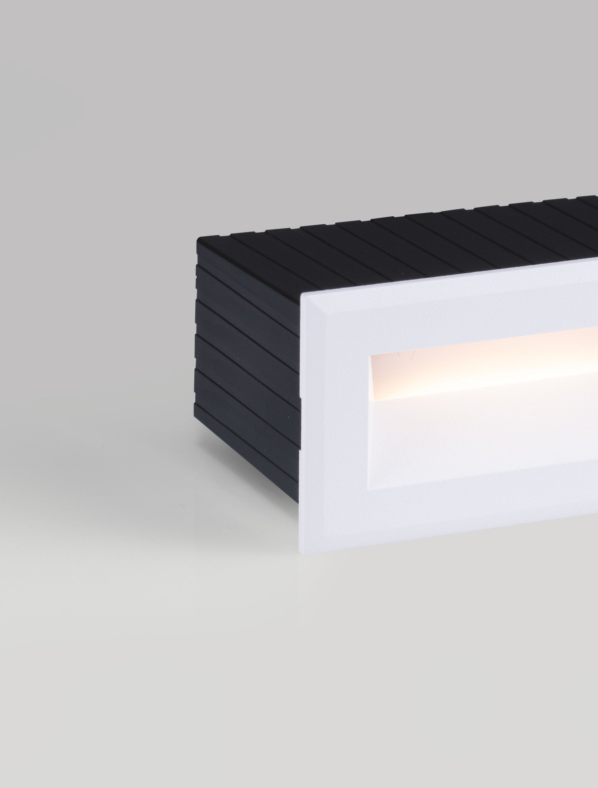 Външен аплик VIVION 1W Пясъчно бял акрил IP65