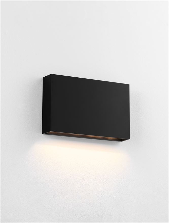 Външен аплик YOKO 7W LED Пясъчно черен акрил и поликарбонат IP65 3000K