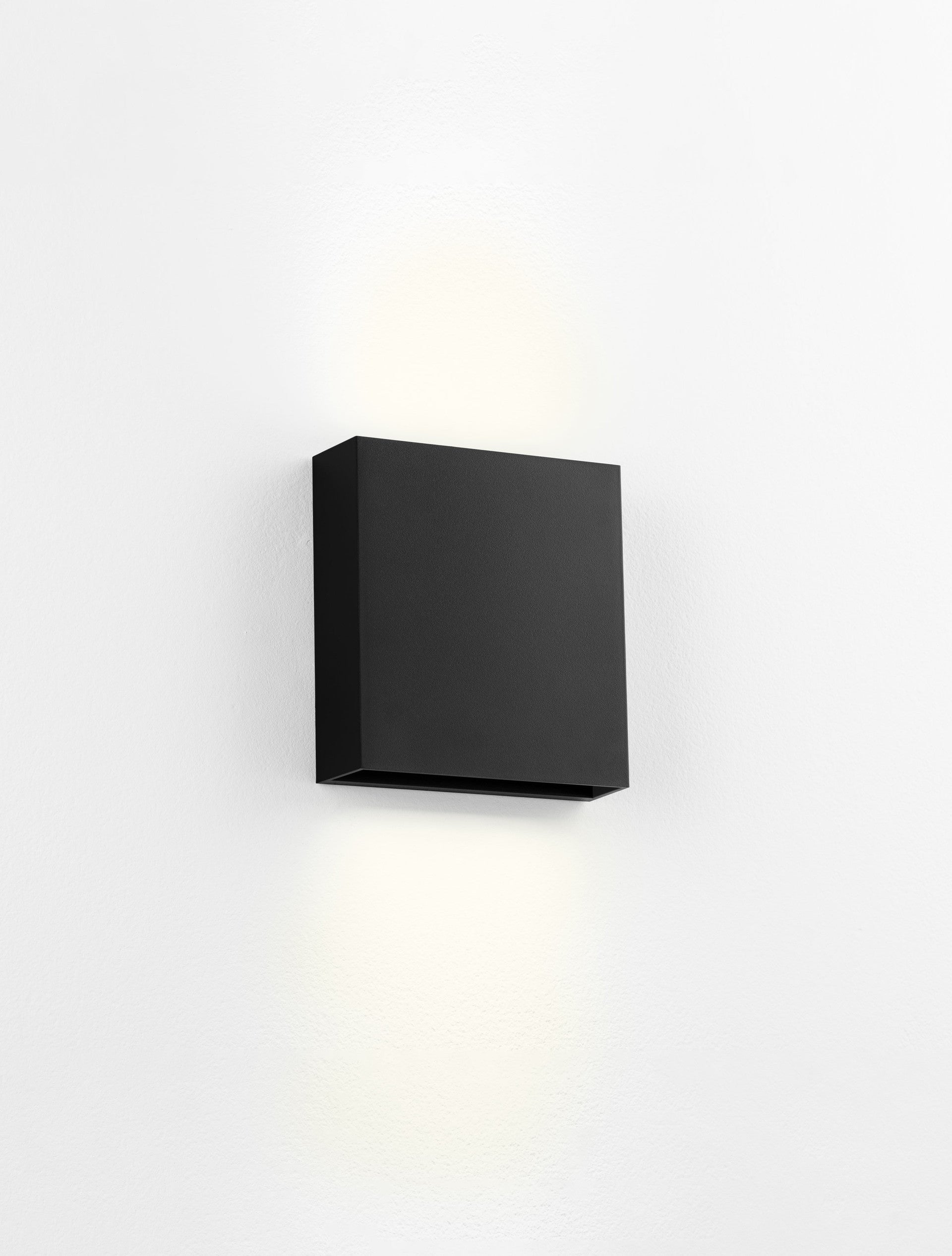 Външен аплик WAY 6W LED Пясъчно черен акрил и поликарбонат IP65 3000K