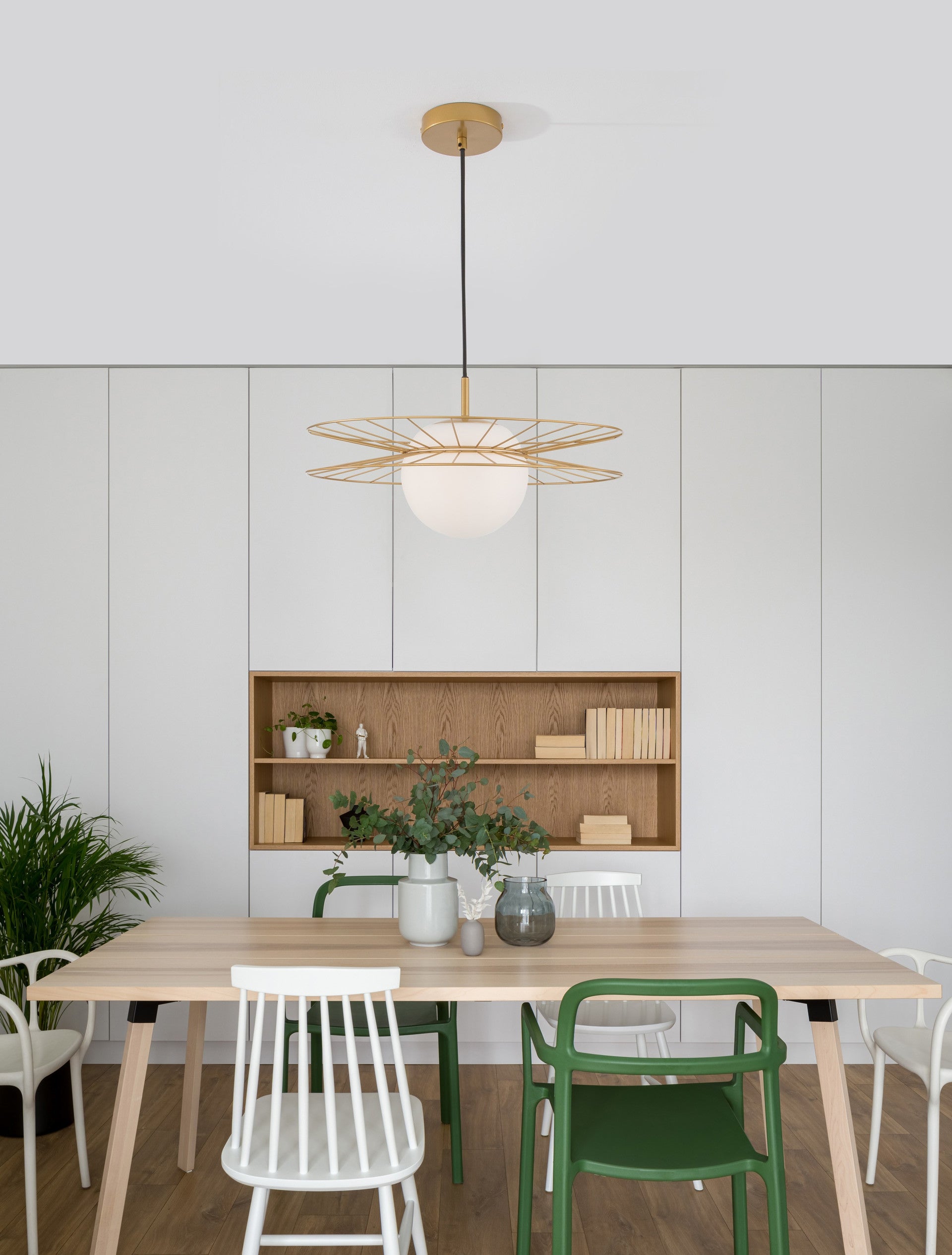 Висящо осветително тяло (пендел) ELLERY 12W LED E27 Златист месинг, опалово стъкло ⌀45