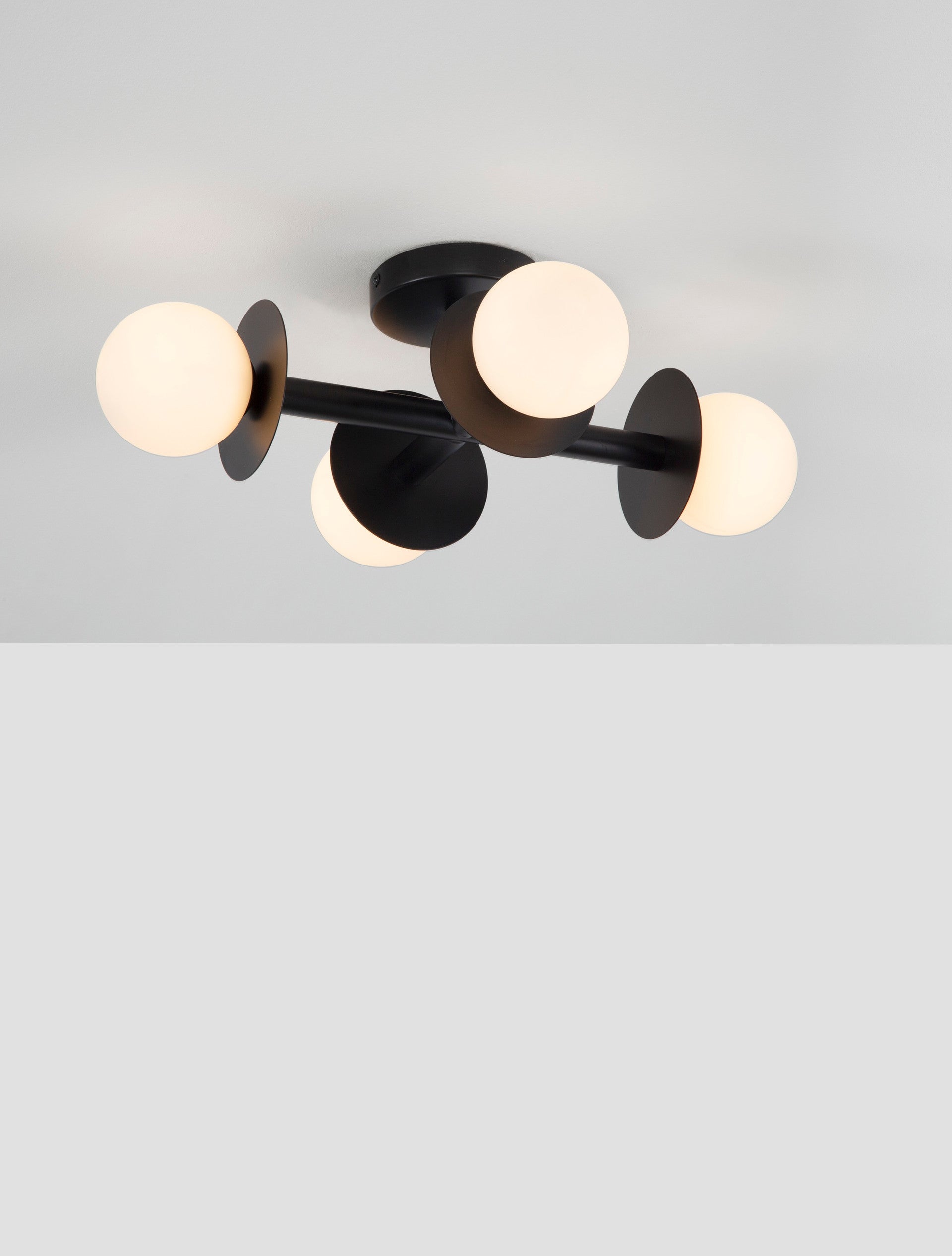 Висящо осветително тяло (пендел) PIELO 20W LED G9 Пясъчно черен метал и опалово стъкло L51 W37 H17см