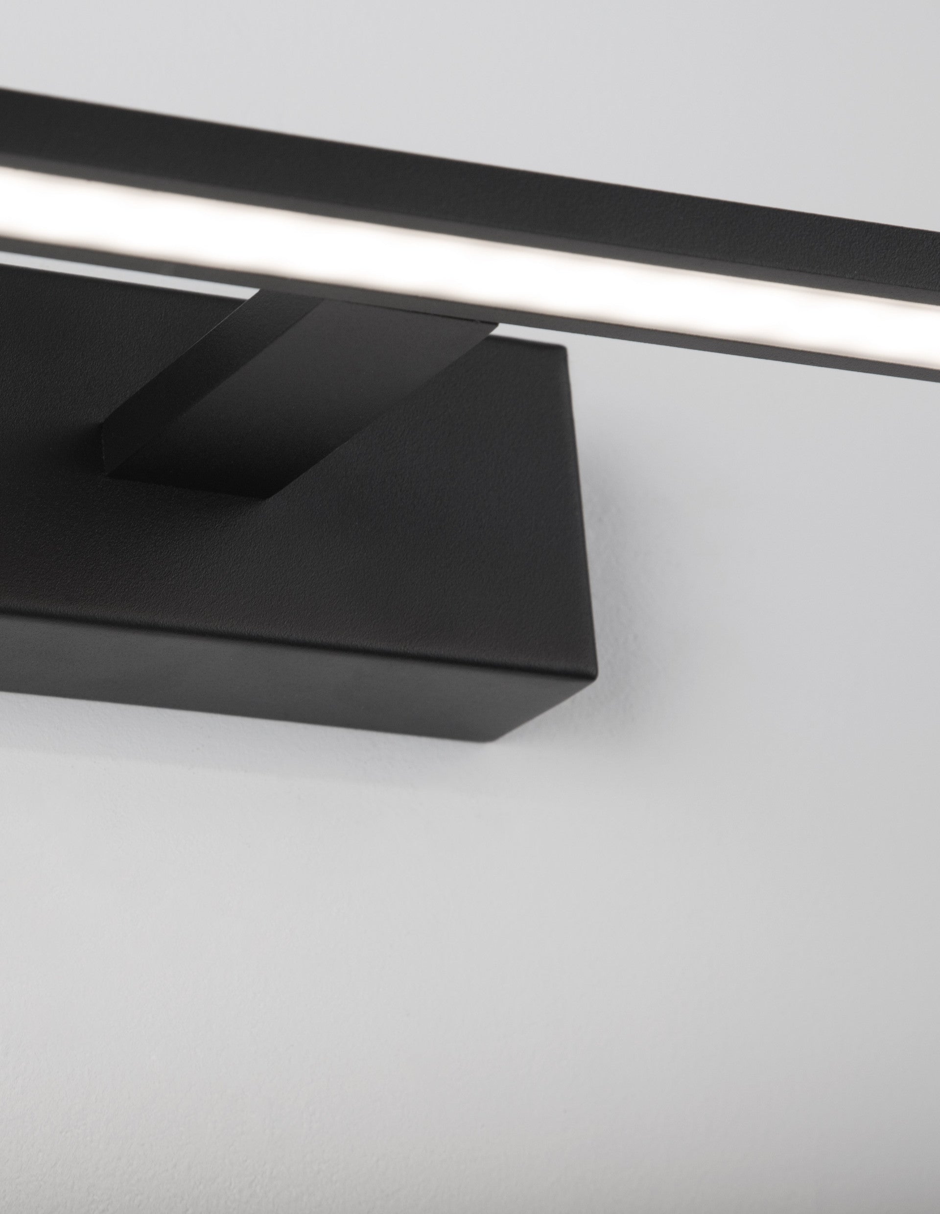 Висящо осветително тяло (пендел) LIVIA 30W LED Пясъчно черен алуминий и акрил IP44