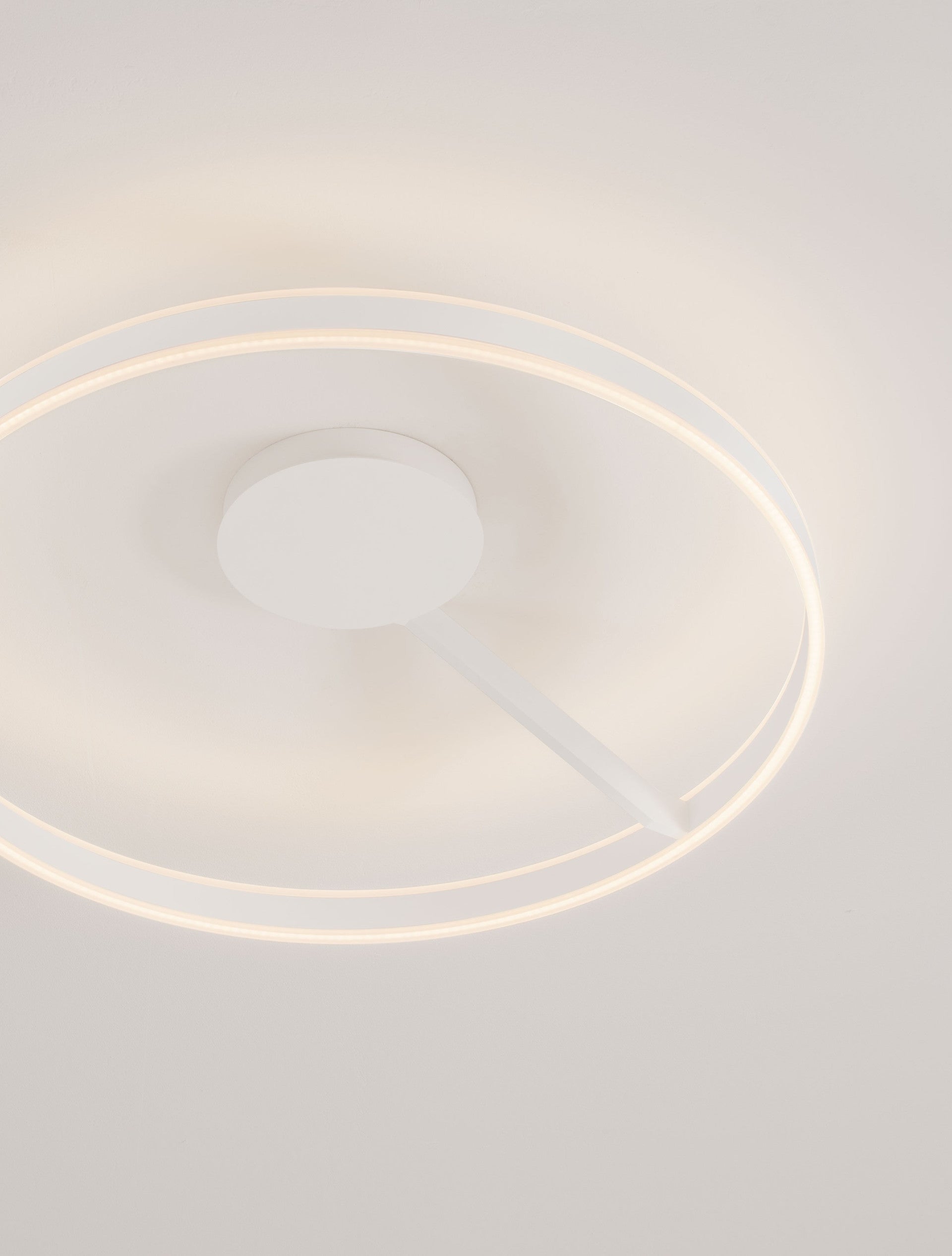 Висящо осветително тяло (пендел) BIANCO 48W LED Пясъчно бял алуминий и акрил ⌀80