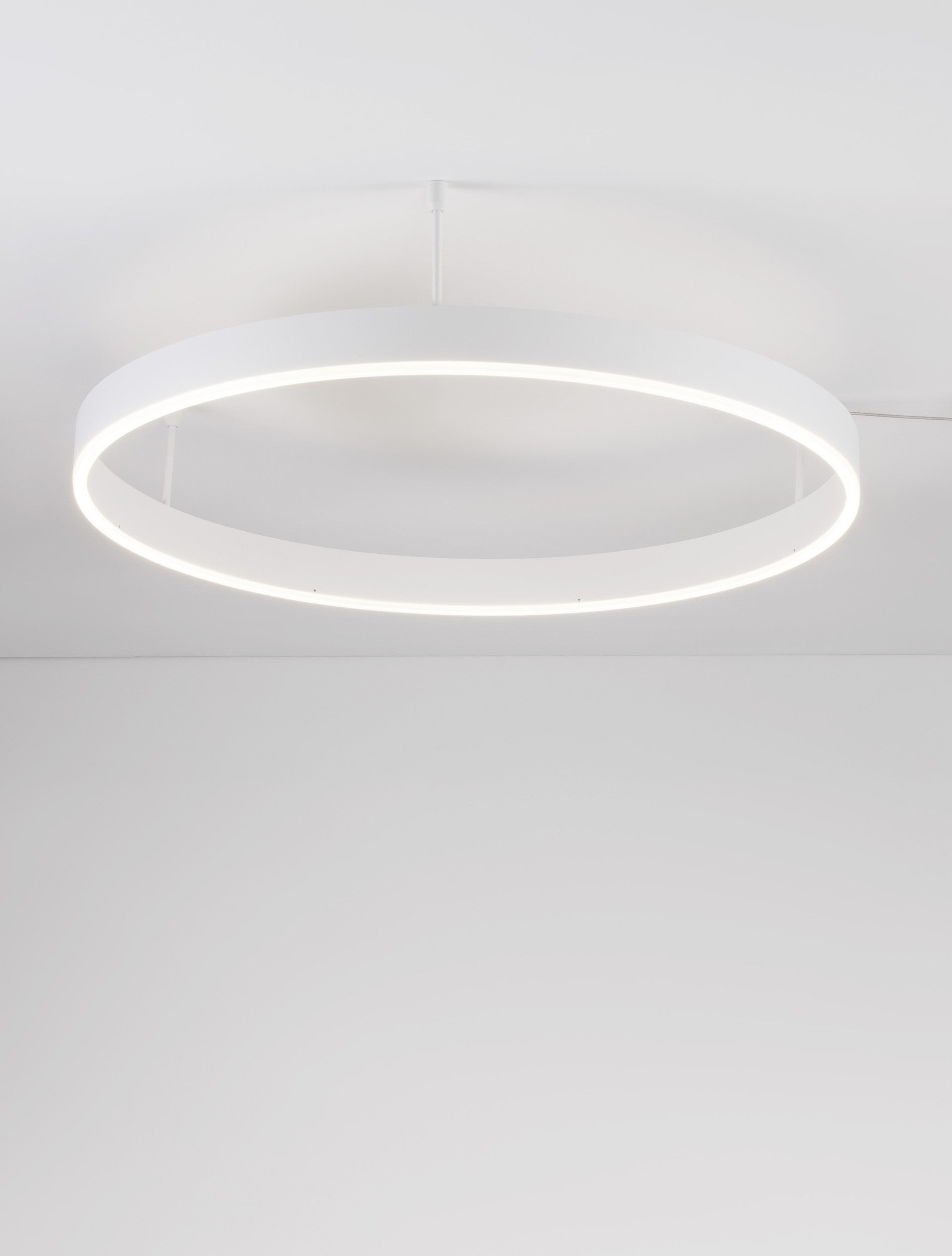 Висящо осветително тяло (пендел) MOTIF 50W LED 3000K Триак димируем Пясъчно бял алуминий акрил