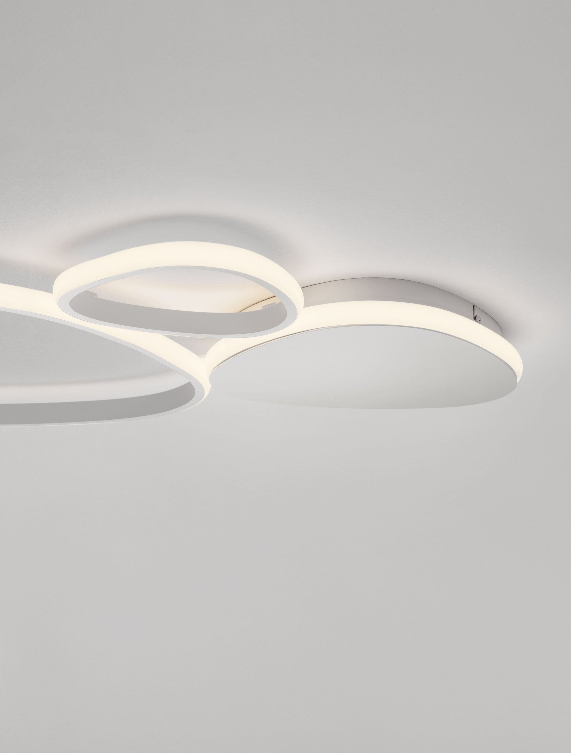 Висяща лампа ALTUS 31W LED, пясъчно бял алуминий и акрил