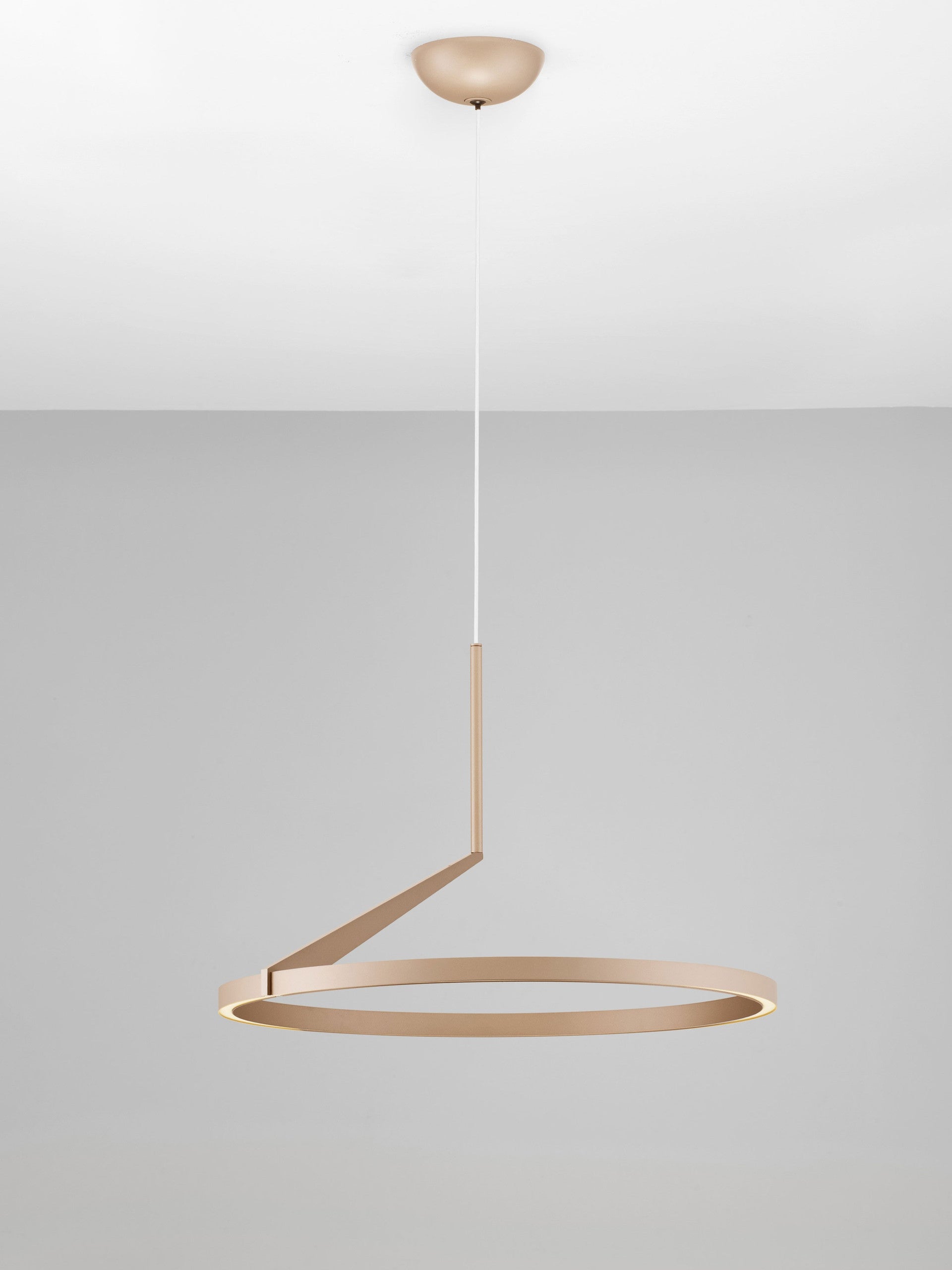 Висящо осветително тяло (пендел) TILIA LED 31W 220-240V Шампанско злато алуминий ⌀60 H250см нагоре и надолу