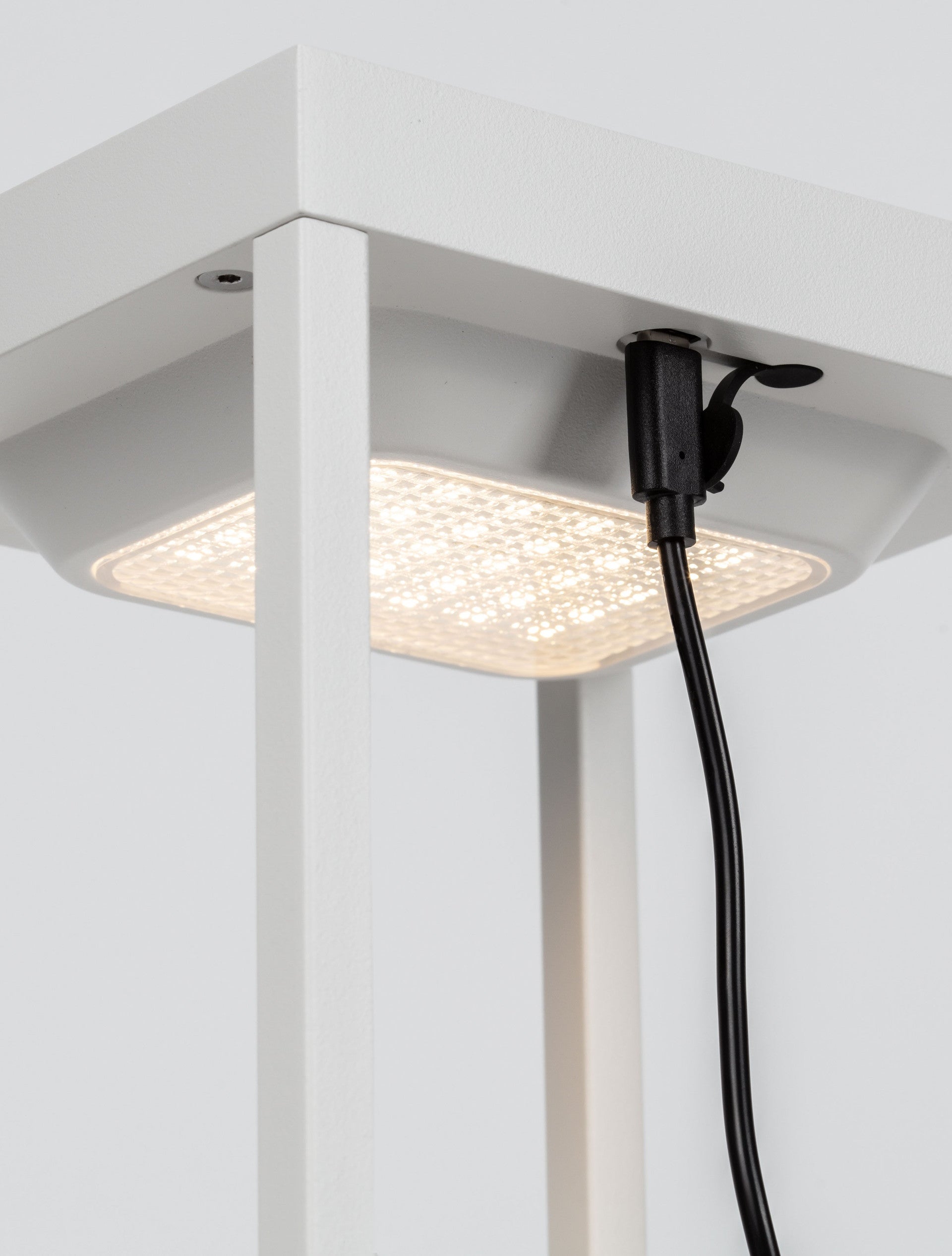 Външен аплик TEGOLO 2W LED Пясъчно бял алуминий и стъкло IP54