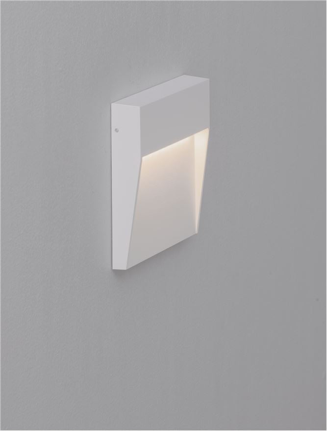 Външен аплик FEM 5W LED Пясъчно бял алуминий и поликарбонат IP54 L16 W2.7 H16см