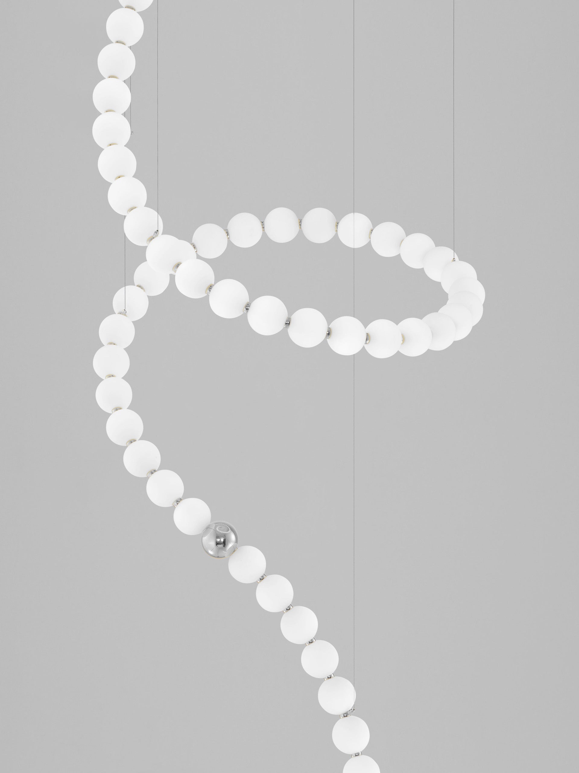 Висяща лампа PERLA 207W LED, хромиран метал и опалово стъкло, регулируема височина