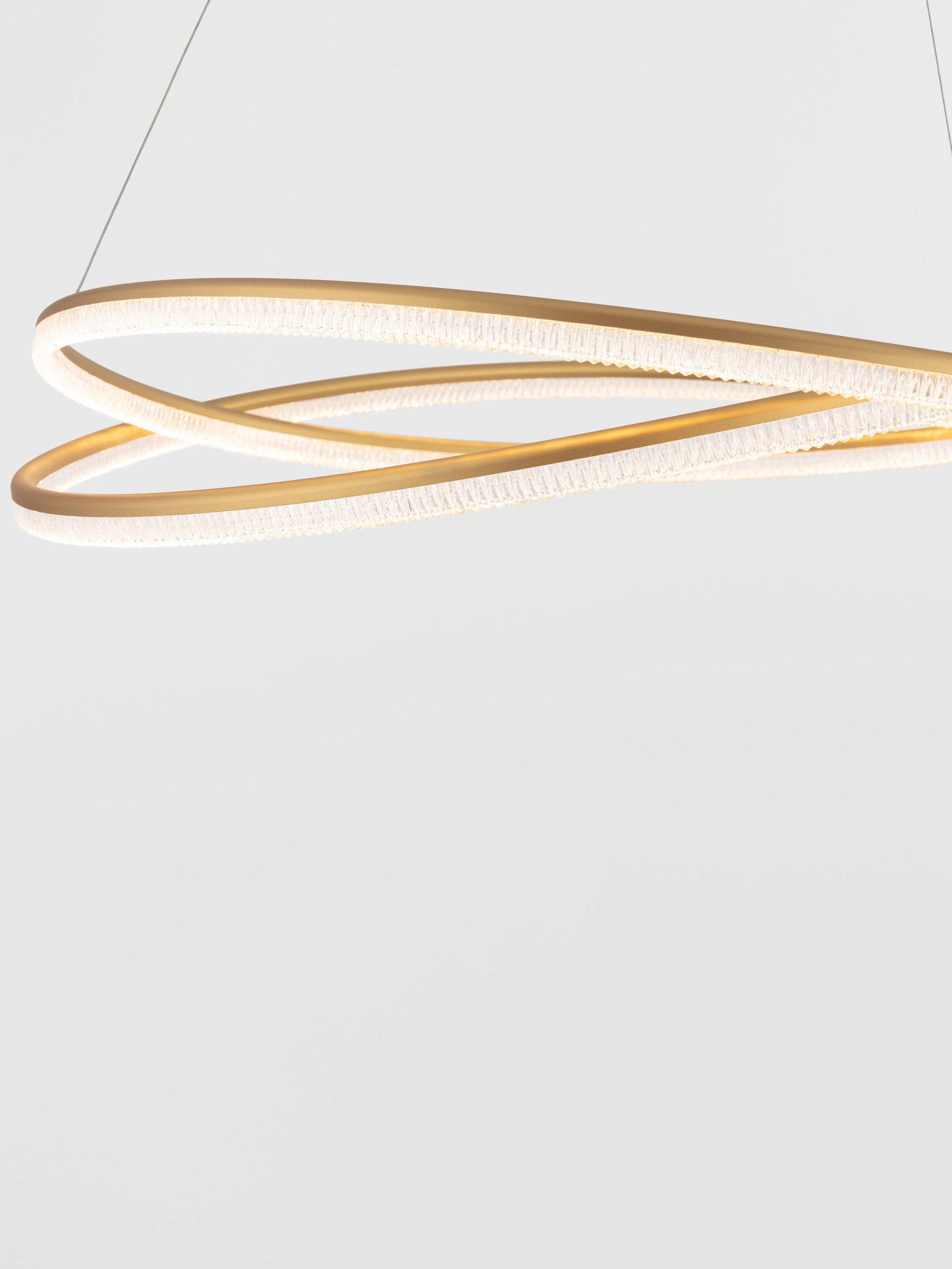 Висящо осветително тяло (пендел) OFELIA 68W LED Златист месинг алуминий и структурен акрил ⌀95 H150см