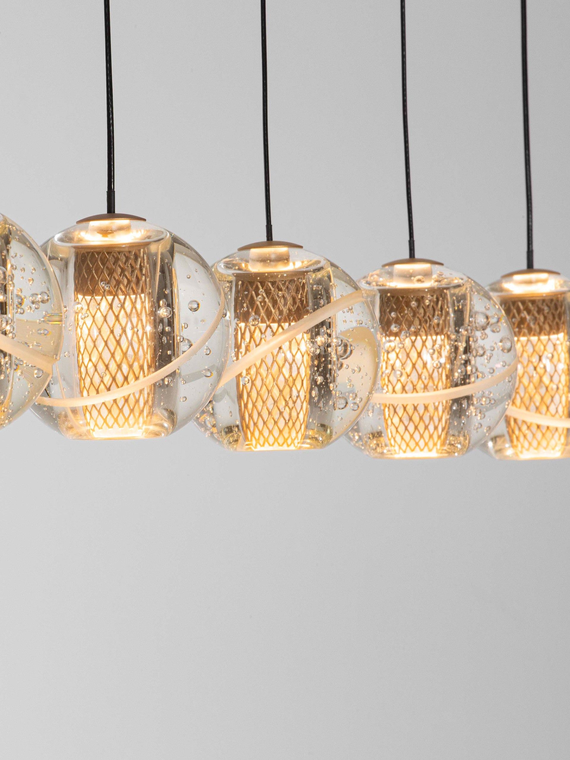 Висяща лампа (пендел) LICIO 16W LED златен месинг и стъкло Д84 Ш10 В150см