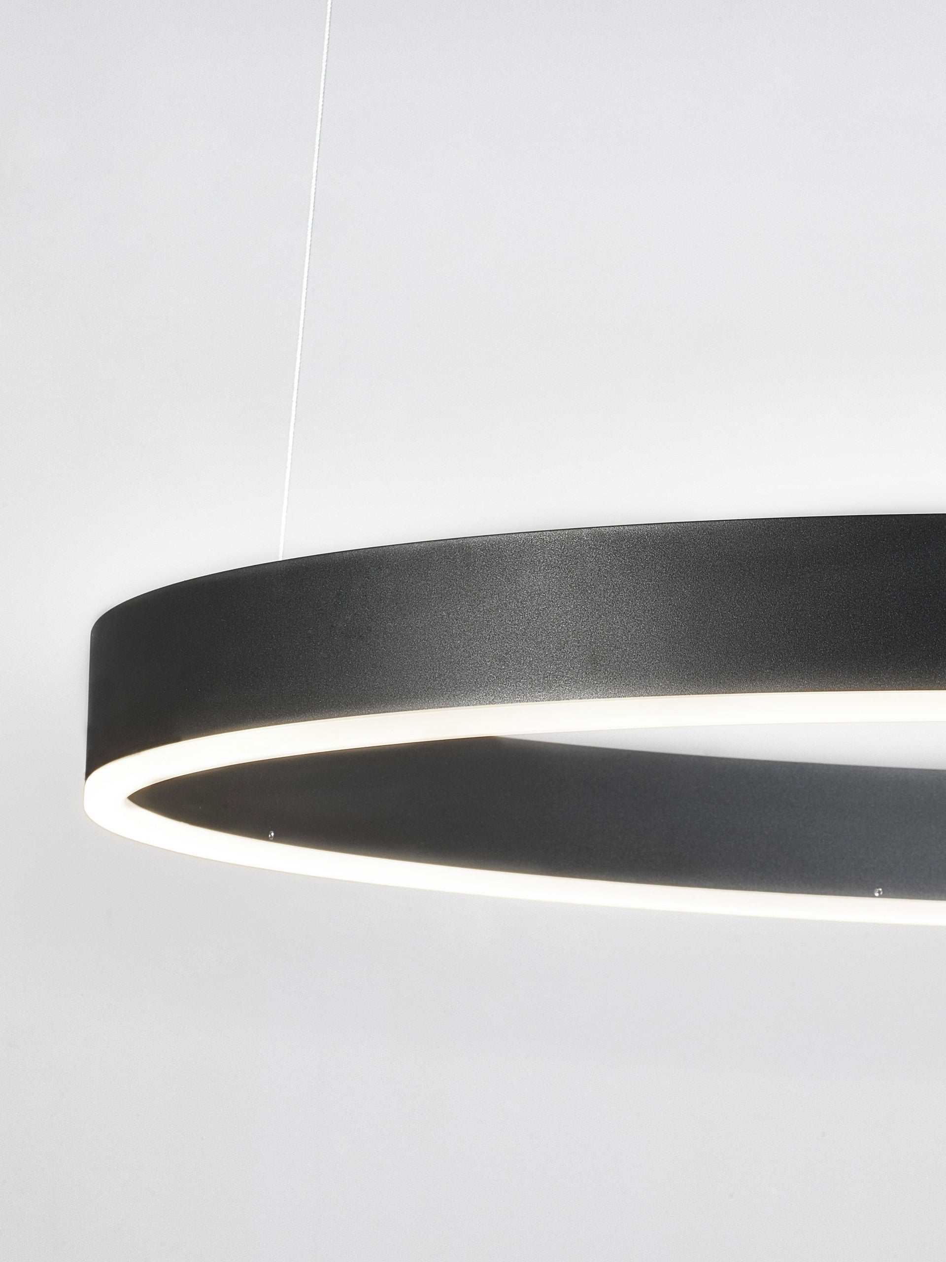 Висящо осветително тяло (пендел) MOTIF LED 50W 230V Триак димируем Пясъчно черен алуминий и акрил ⌀80 H200см