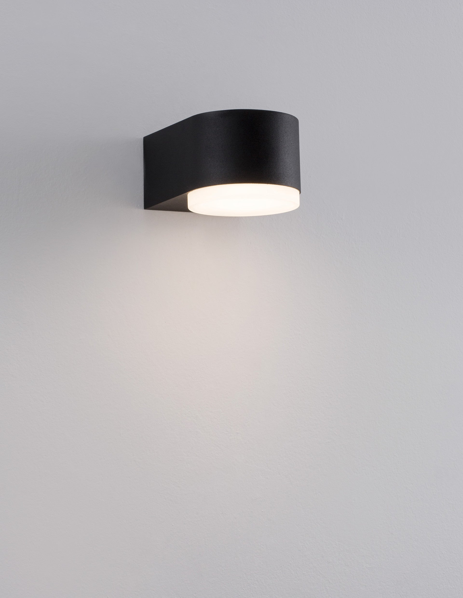 Външен аплик NUS 4W LED Пясъчно черен леят алуминий и акрил IP54 3000K
