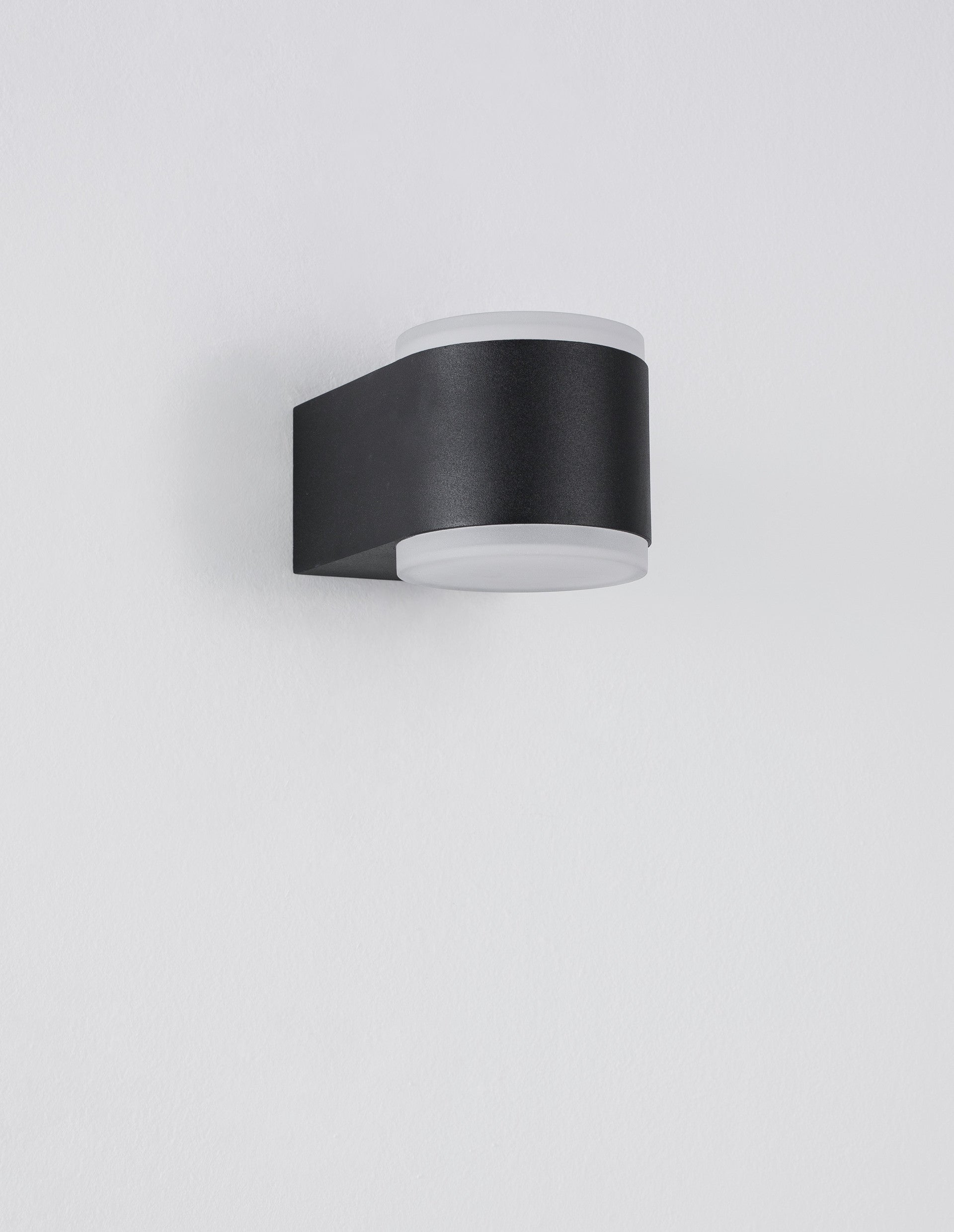 Външен аплик NUS 2x4W LED Пясъчно черен леят алуминий и акрил IP54 3000K