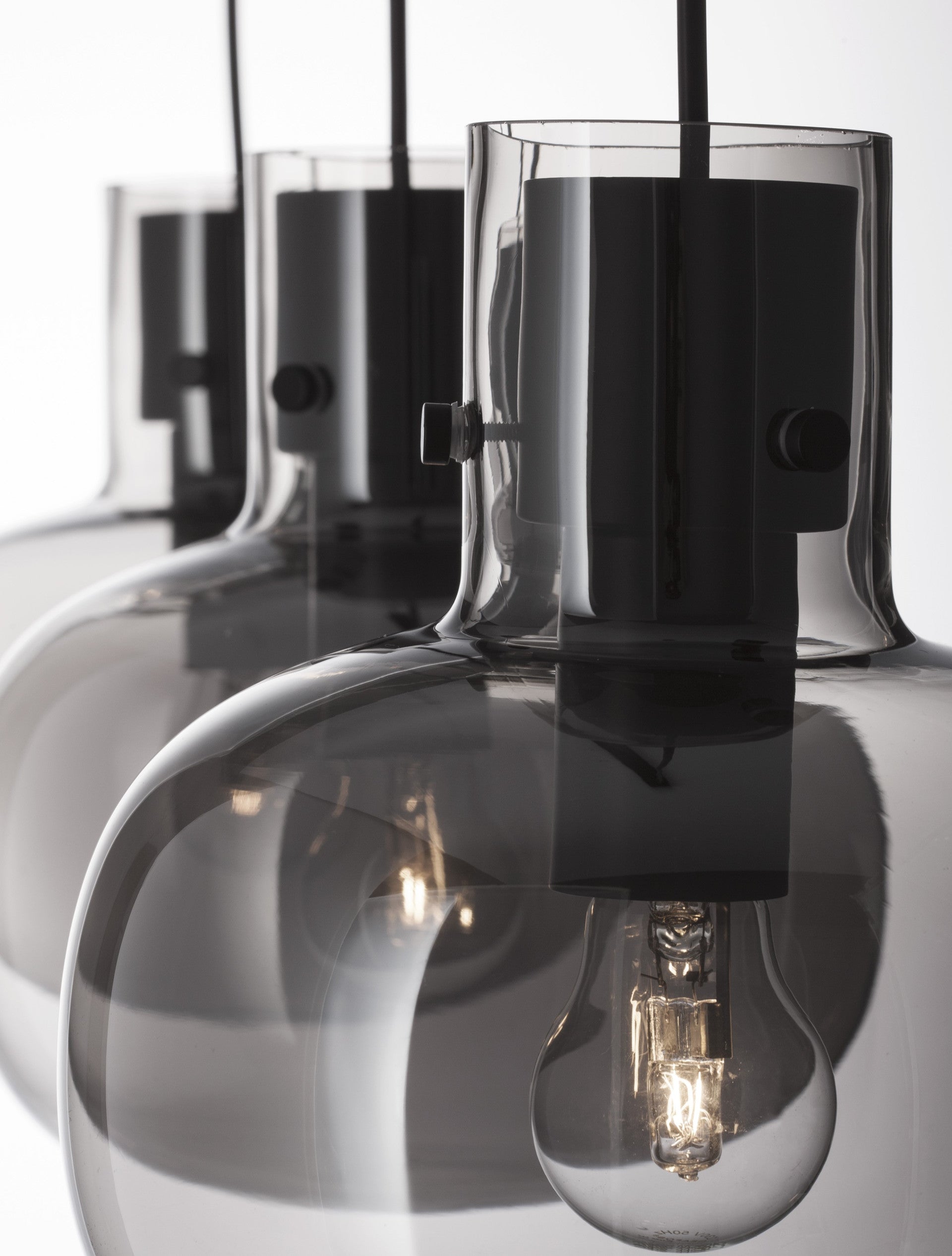 Висящо осветително тяло (пендел) CINZIA 36W 3x12W E27 Черен Опушено стъкло