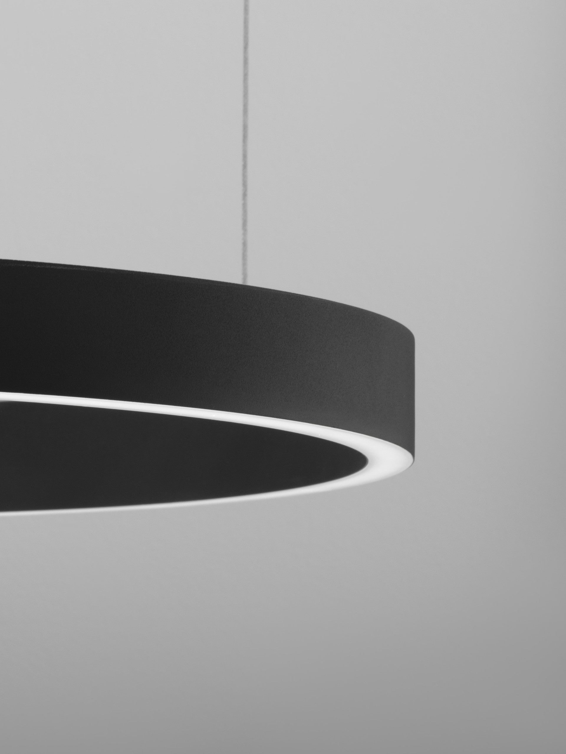Висящо осветително тяло (пендел) ELOWEN 60W LED 3000K Триак димируем Пясъчно черен алуминий акрил Нагоре-надолу Регулируема височина