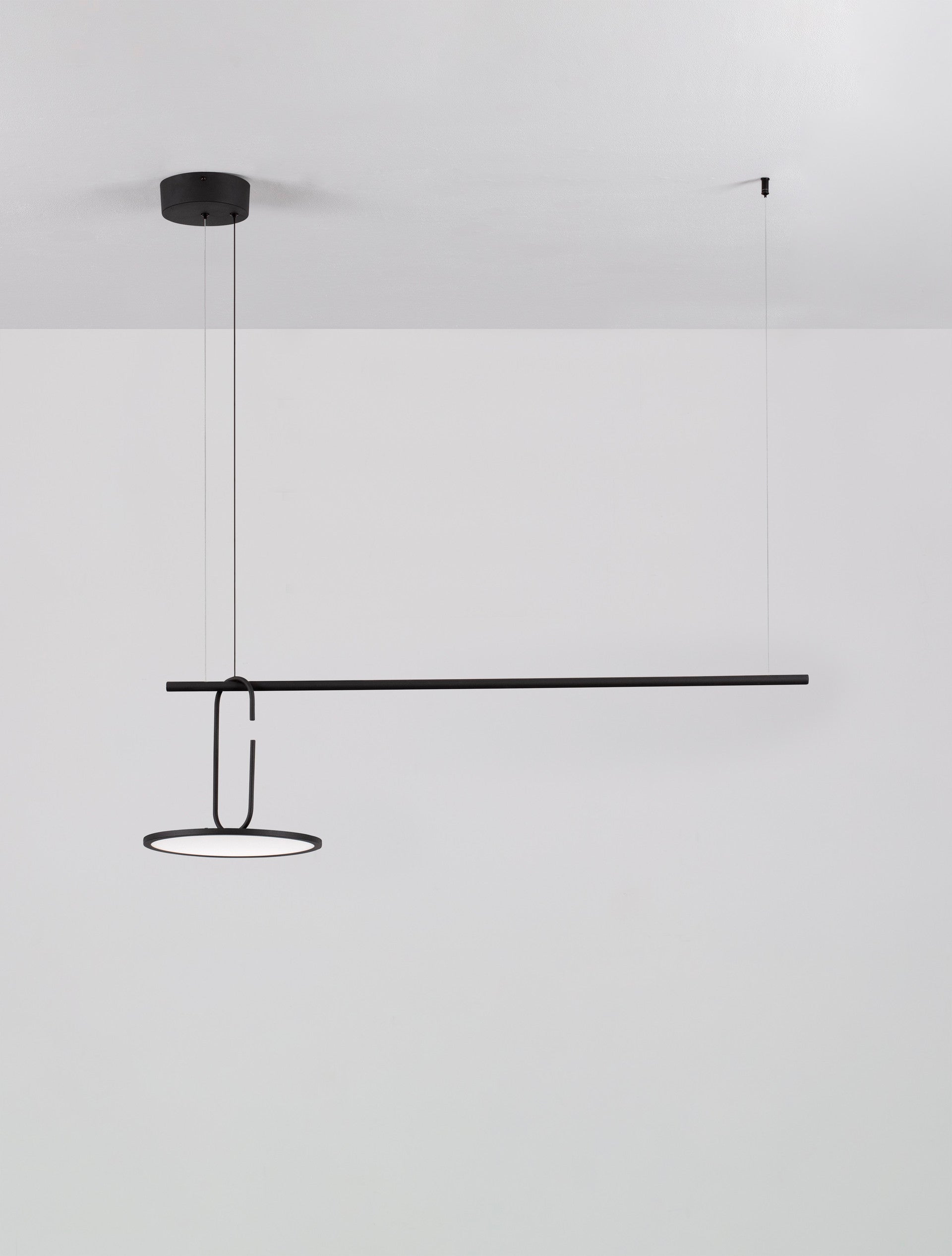Висящо осветително тяло (пендел) OPI LED 22W Пясъчно черен L100 W30 H180см