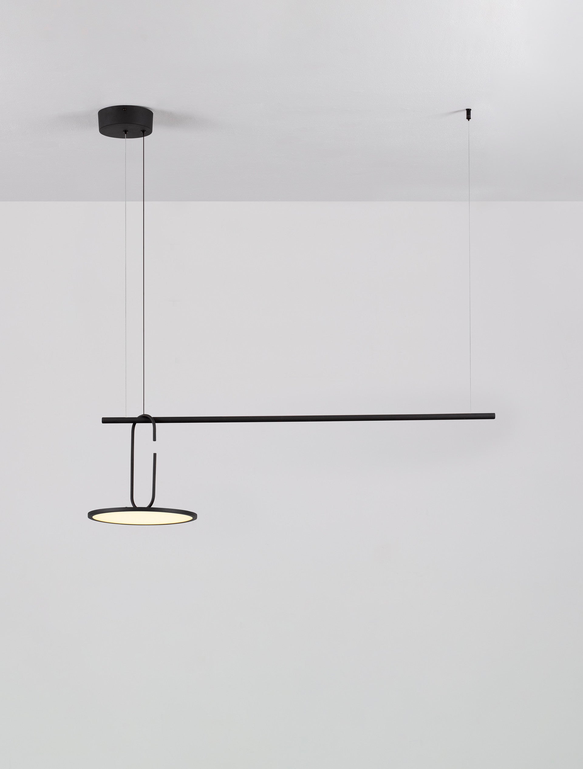 Висящо осветително тяло (пендел) OPI LED 22W Пясъчно черен L100 W30 H180см