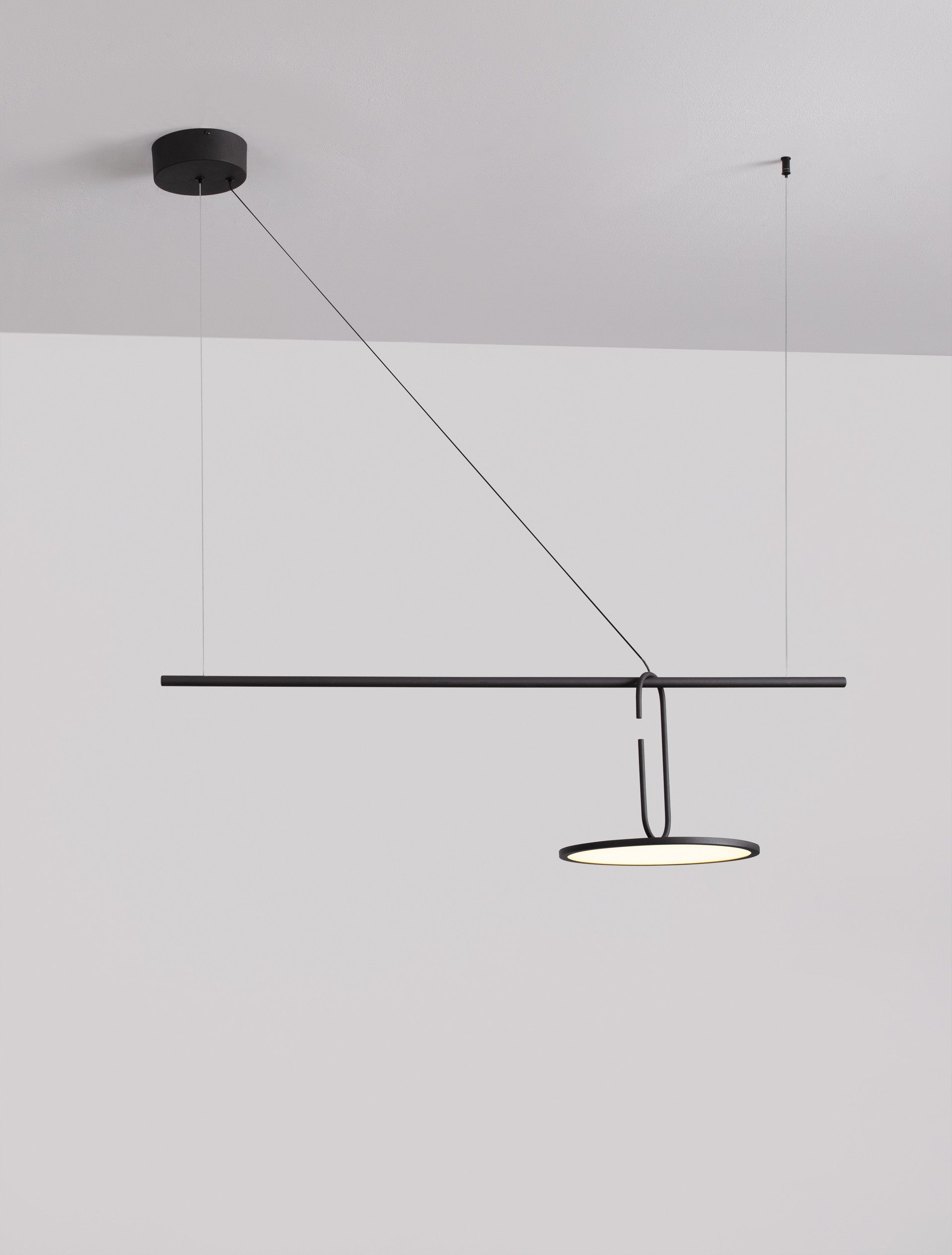 Висящо осветително тяло (пендел) OPI LED 22W Пясъчно черен L100 W30 H180см