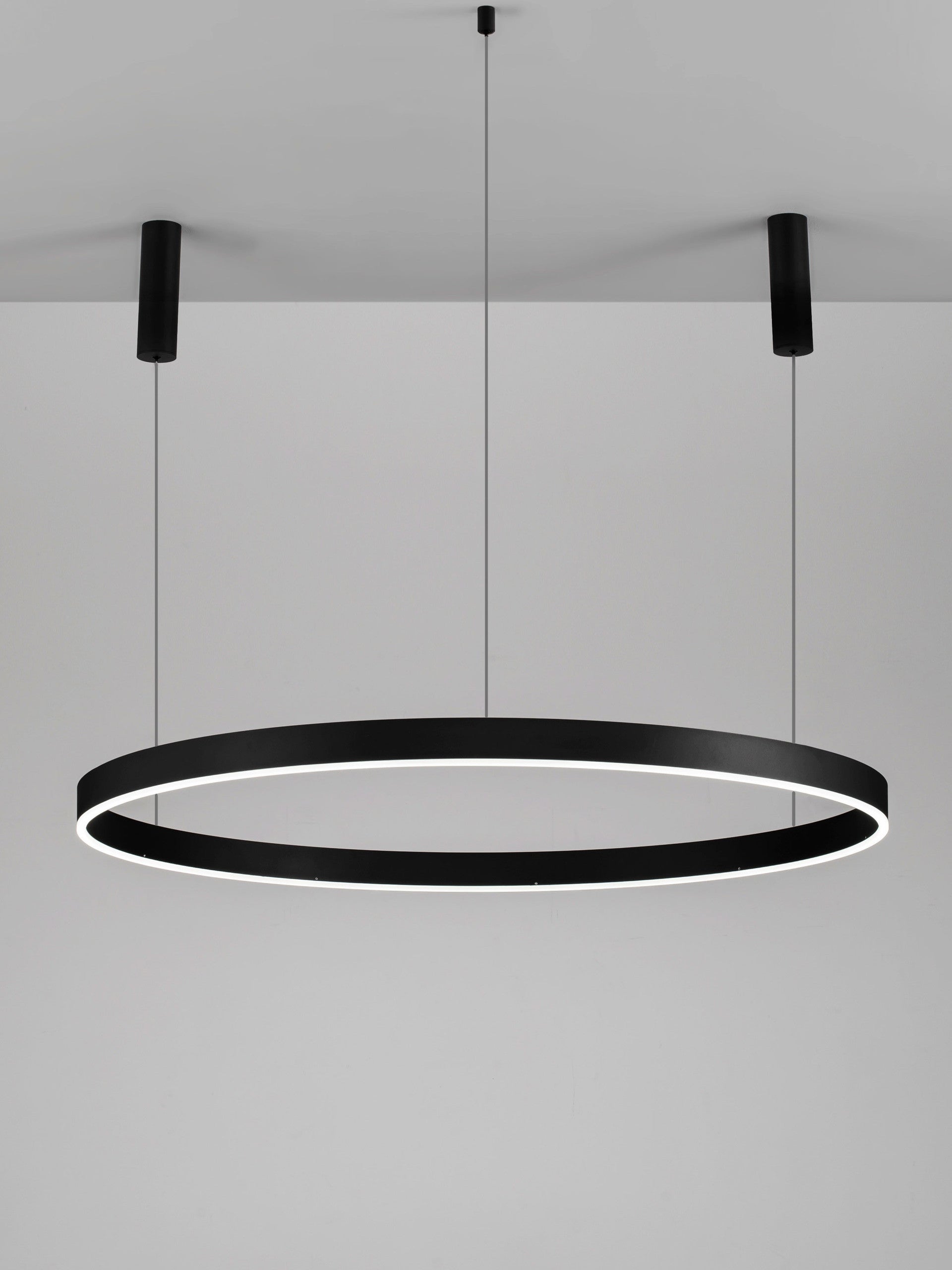 Висящо осветително тяло (пендел) MOTIF LED 72W 230V Триак димируем Пясъчно черен алуминий и акрил Регулируема височина ⌀120 H250см