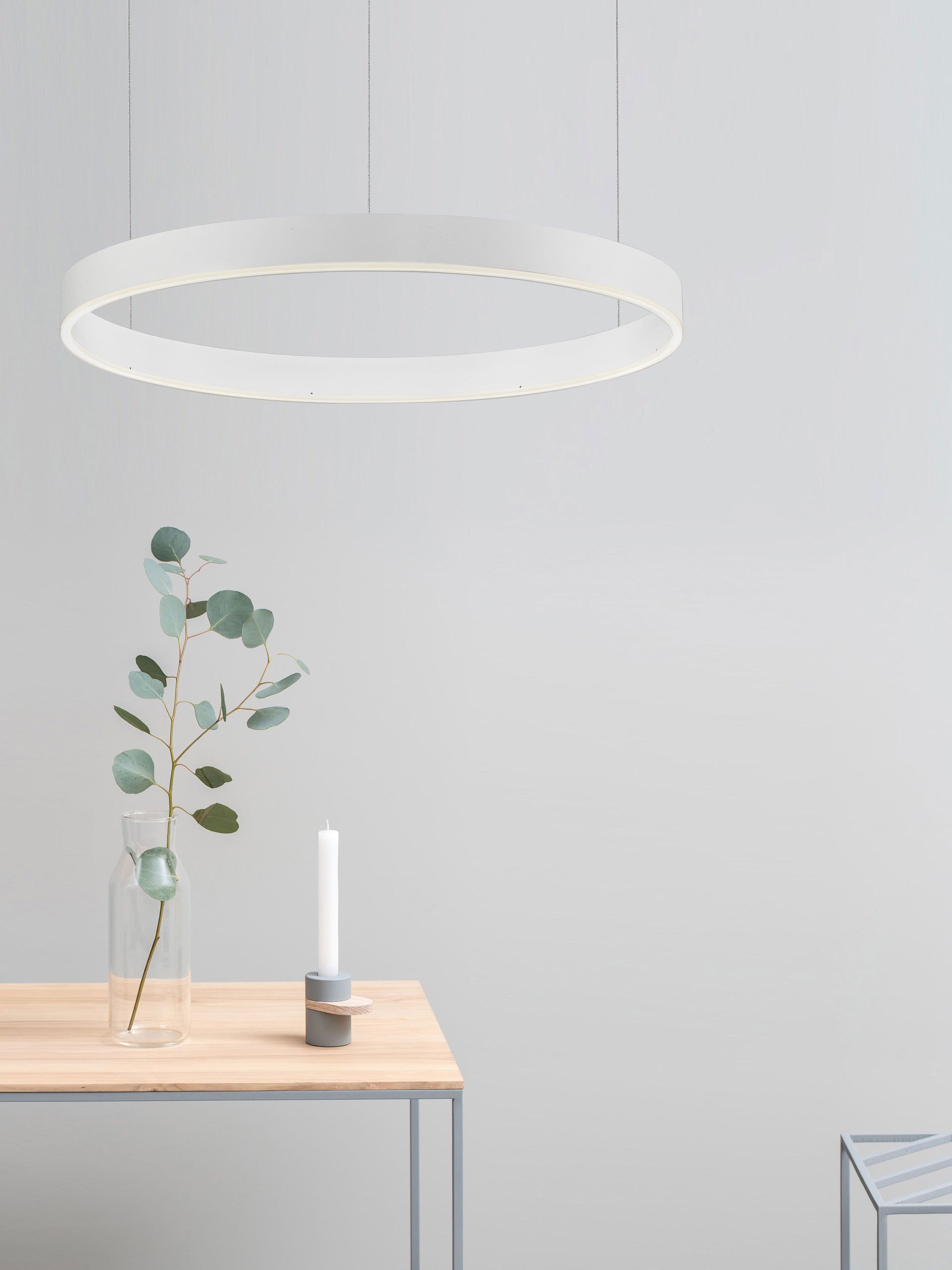 Висящо осветително тяло (пендел) MOTIF 40W LED 2700-6000K Пясъчно бял алуминий акрил Регулируема височина