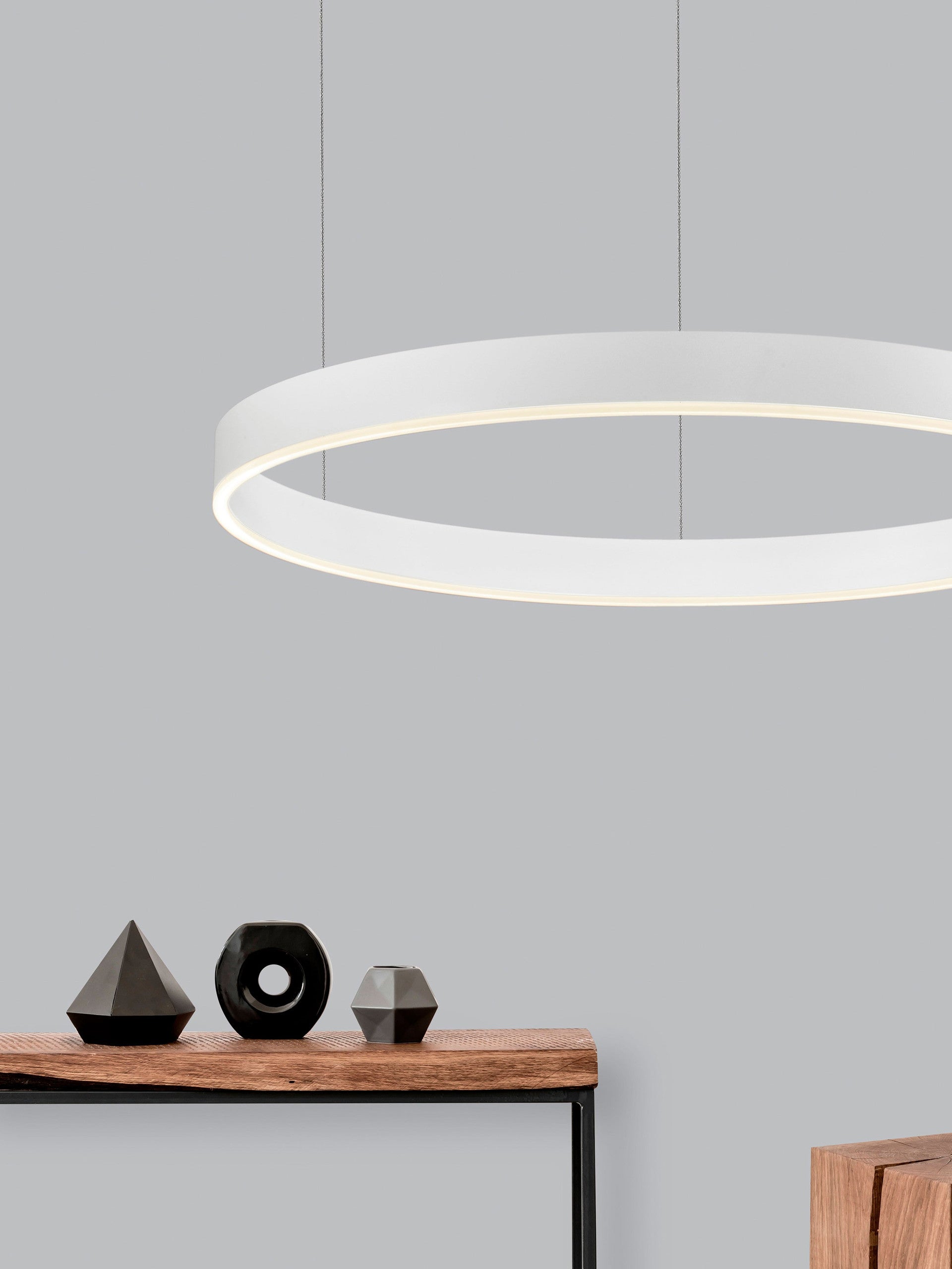 Висящо осветително тяло (пендел) MOTIF 50W LED 2700-6000K Пясъчно бял алуминий акрил