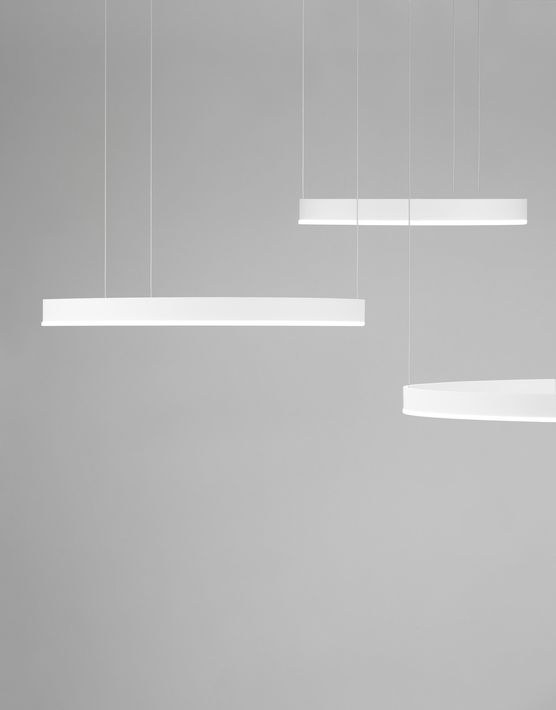 Висящо осветително тяло (пендел) MOTIF 140W LED 2700-6000K Пясъчно бял алуминий акрил Регулируема височина