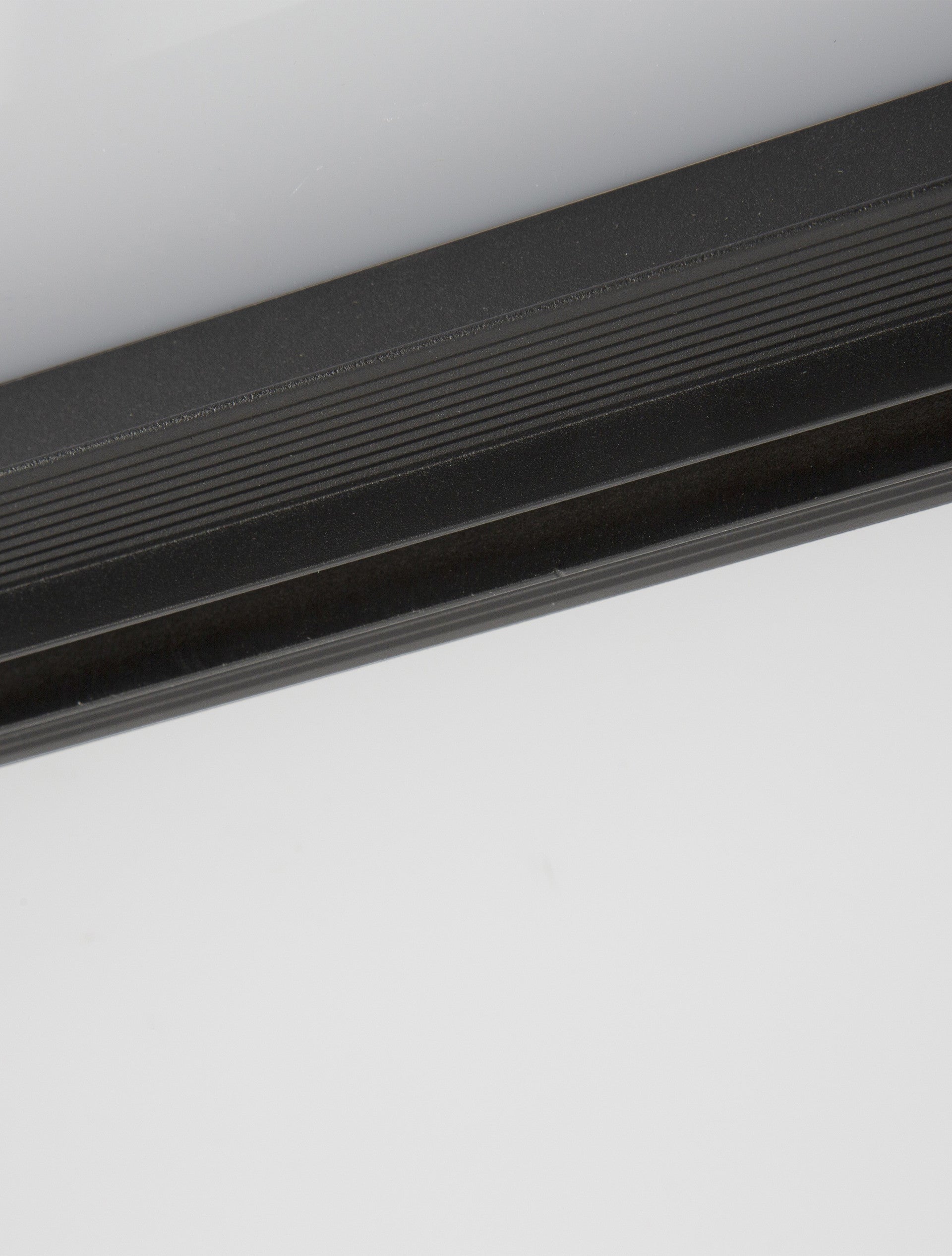 Магнитна система 48V ULTRA SLIM Пясъчно черен алуминий L200 W5.4 H4.1см